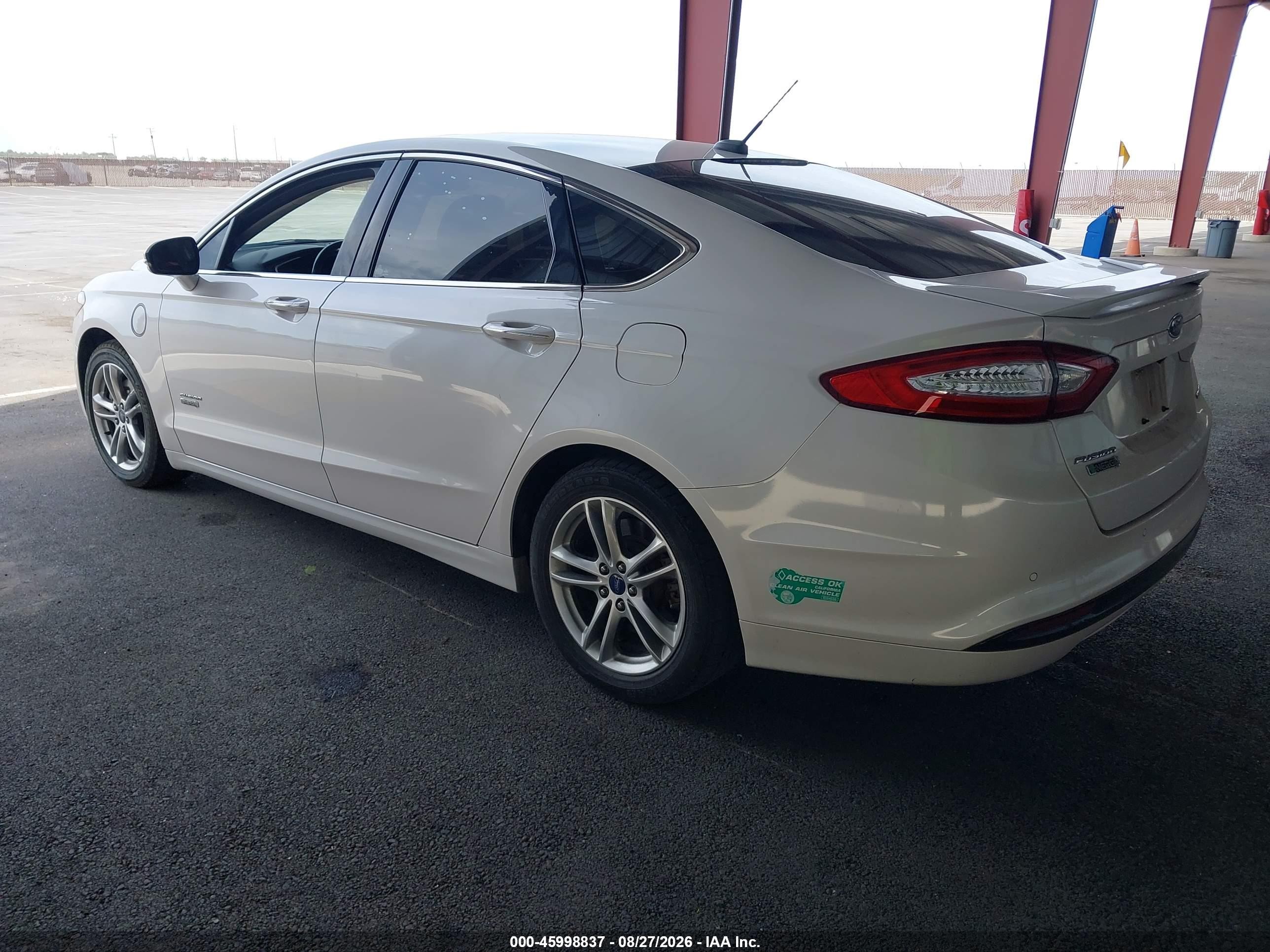 2015 Ford Fusion Energi Titanium White vin: 3FA6P0SU4FR137432