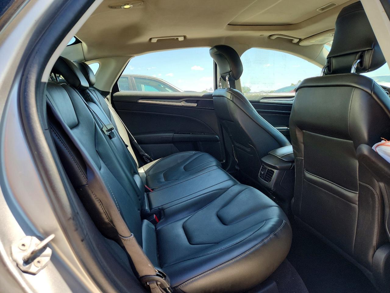 2014 Ford Fusion Titanium Phev Silver vin: 3FA6P0SU5ER146025