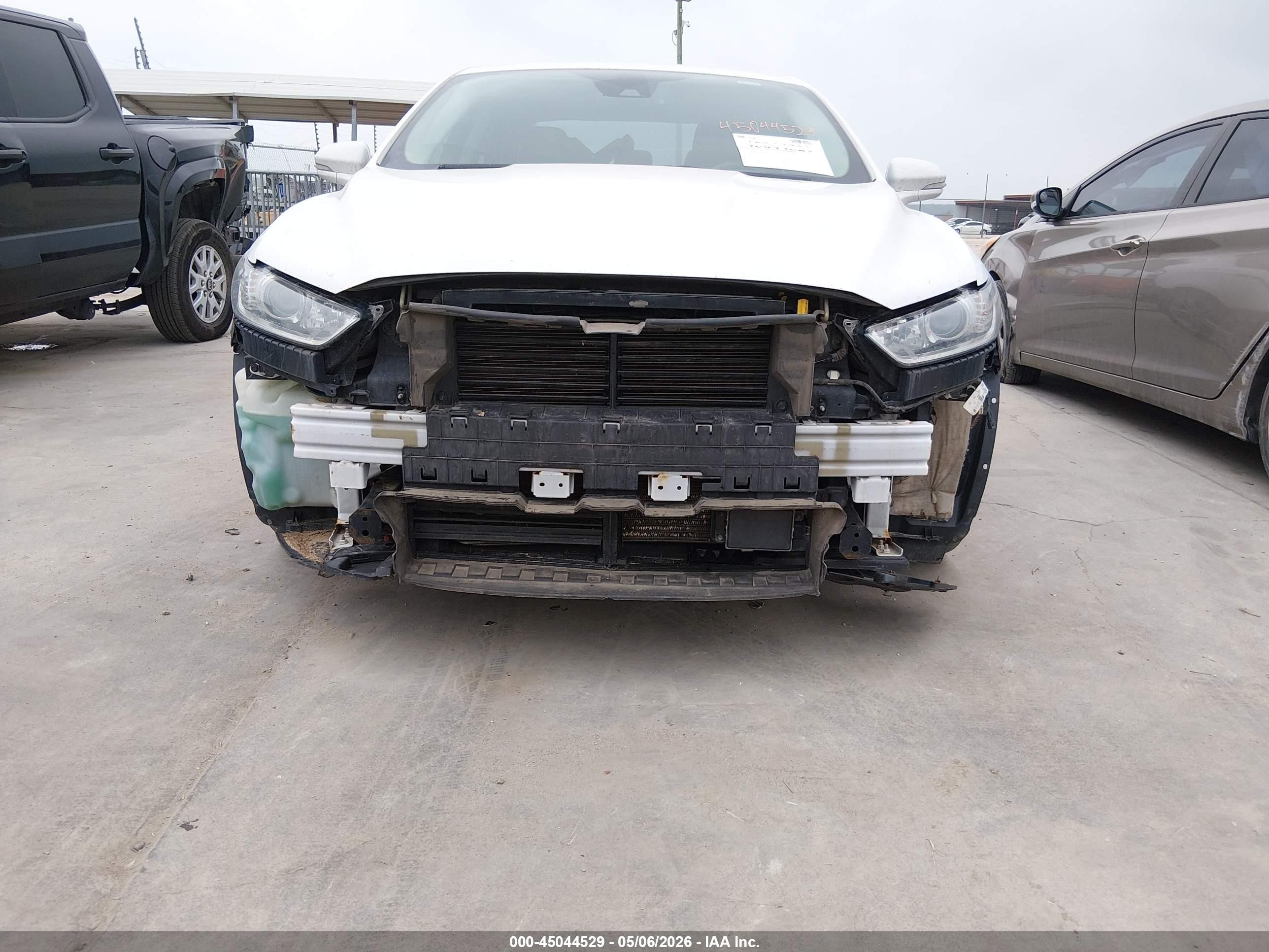 2015 Ford Fusion Energi Titanium White vin: 3FA6P0SU8FR264085