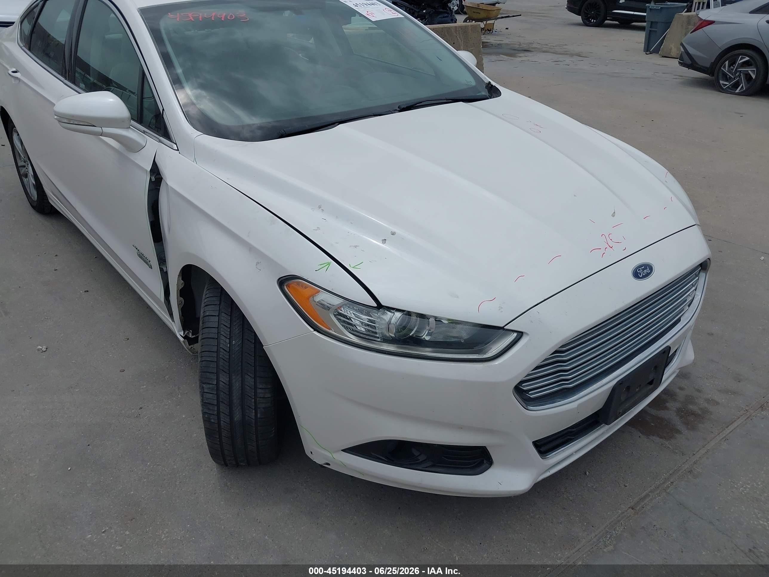 2015 Ford Fusion Energi Titanium White vin: 3FA6P0SUXFR192077
