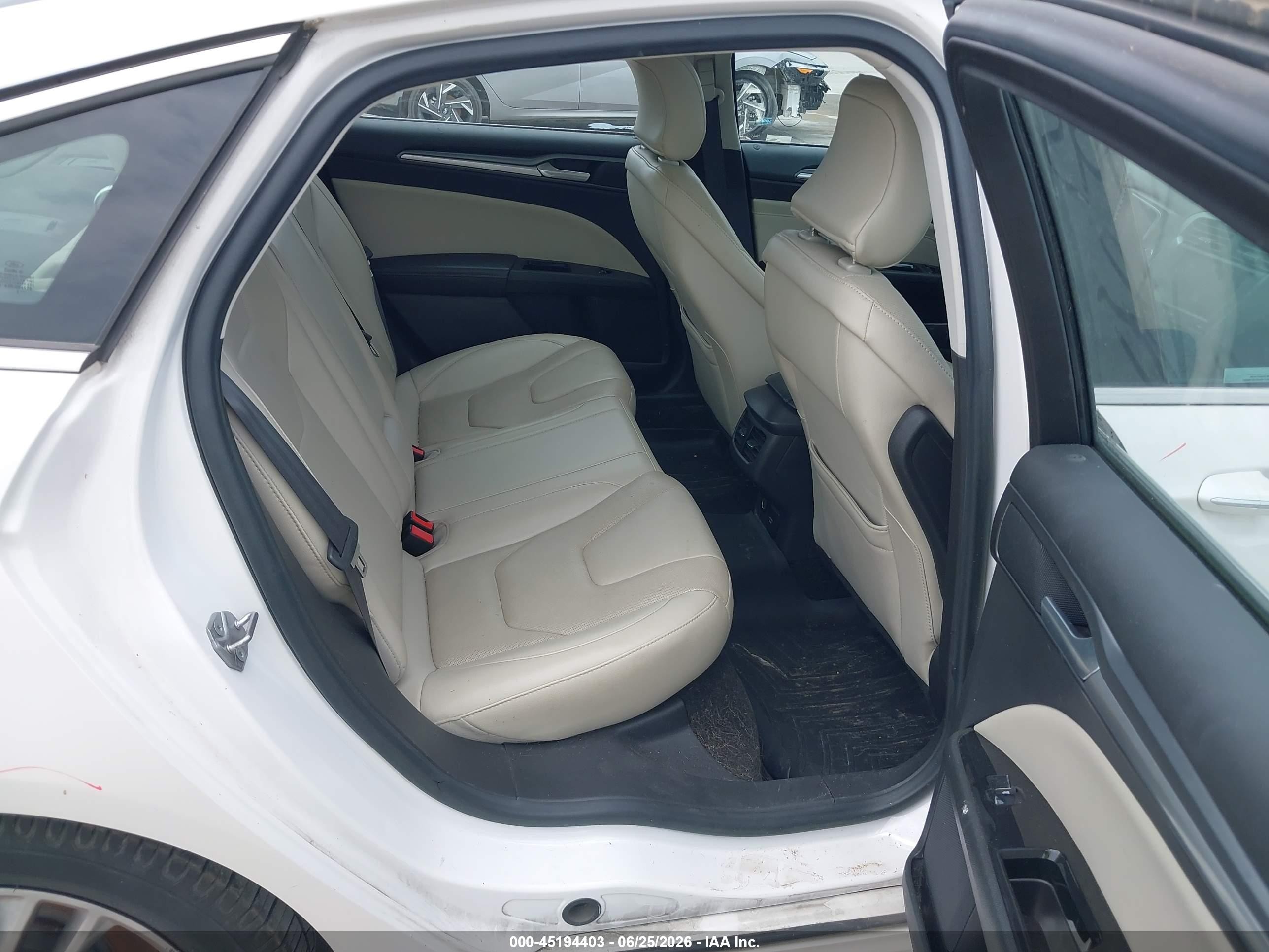 2015 Ford Fusion Energi Titanium White vin: 3FA6P0SUXFR192077