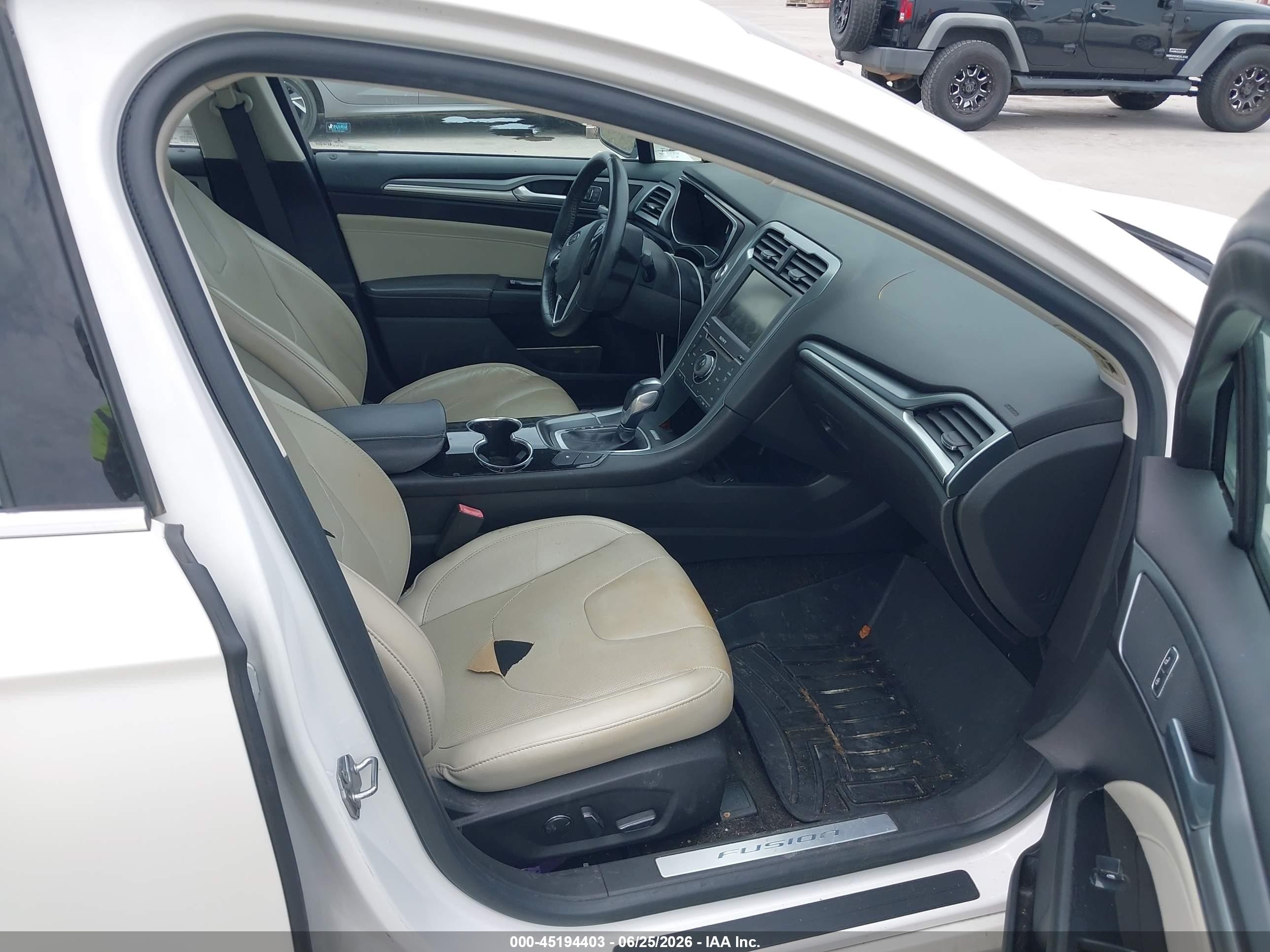 2015 Ford Fusion Energi Titanium White vin: 3FA6P0SUXFR192077