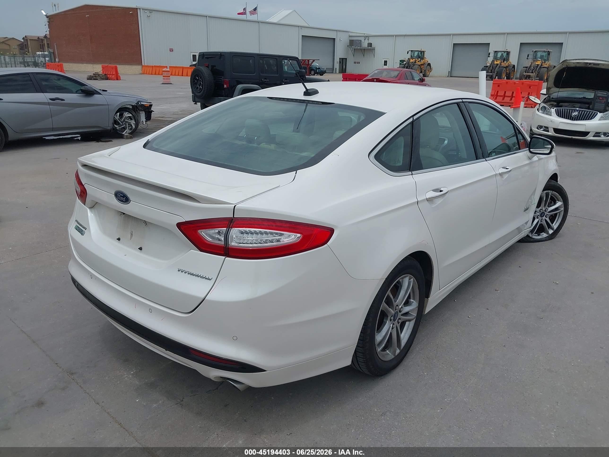 2015 Ford Fusion Energi Titanium White vin: 3FA6P0SUXFR192077