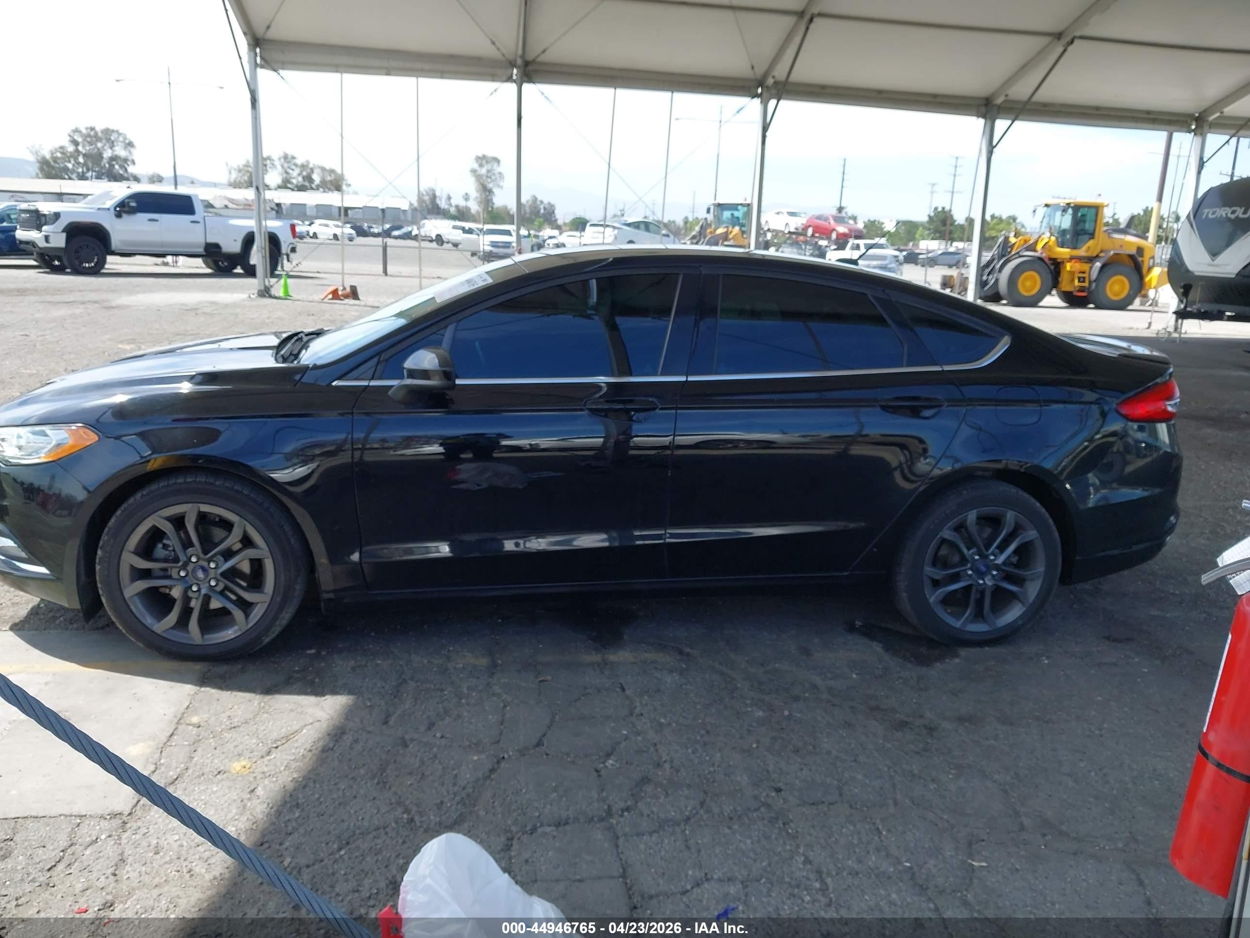 2018 Ford Fusion Se Black vin: 3FA6P0T90JR127788