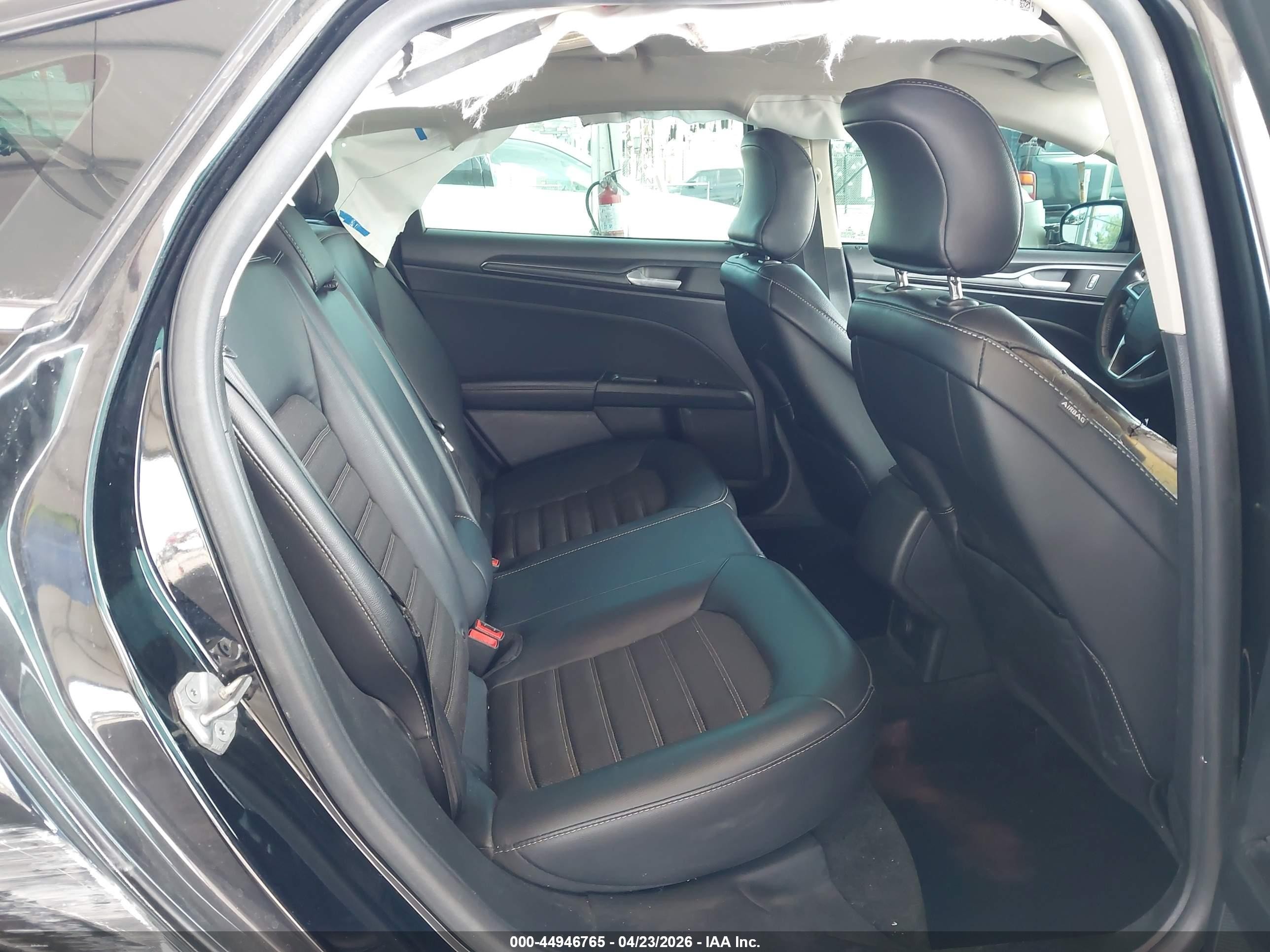 2018 Ford Fusion Se Black vin: 3FA6P0T90JR127788