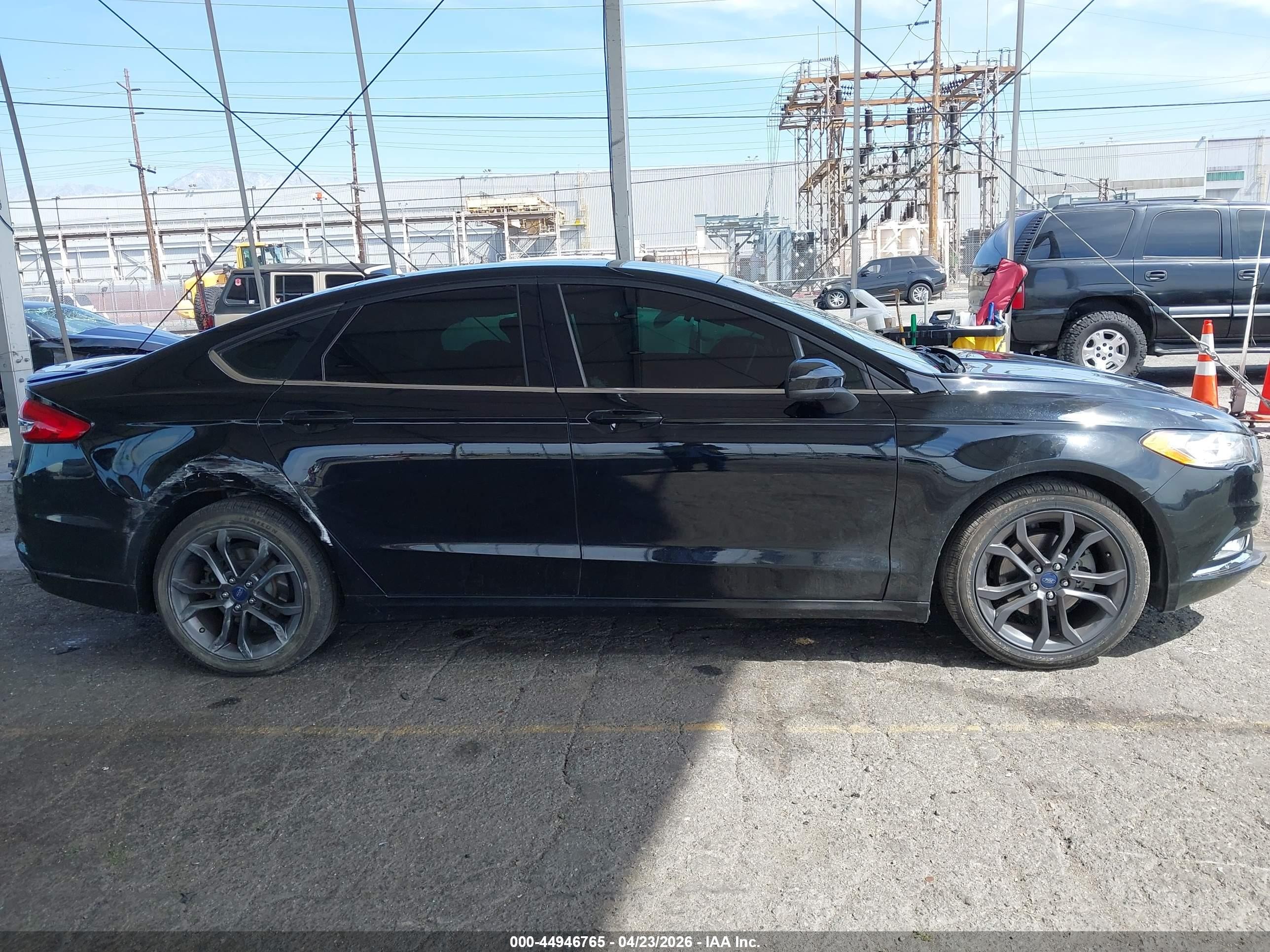 2018 Ford Fusion Se Black vin: 3FA6P0T90JR127788