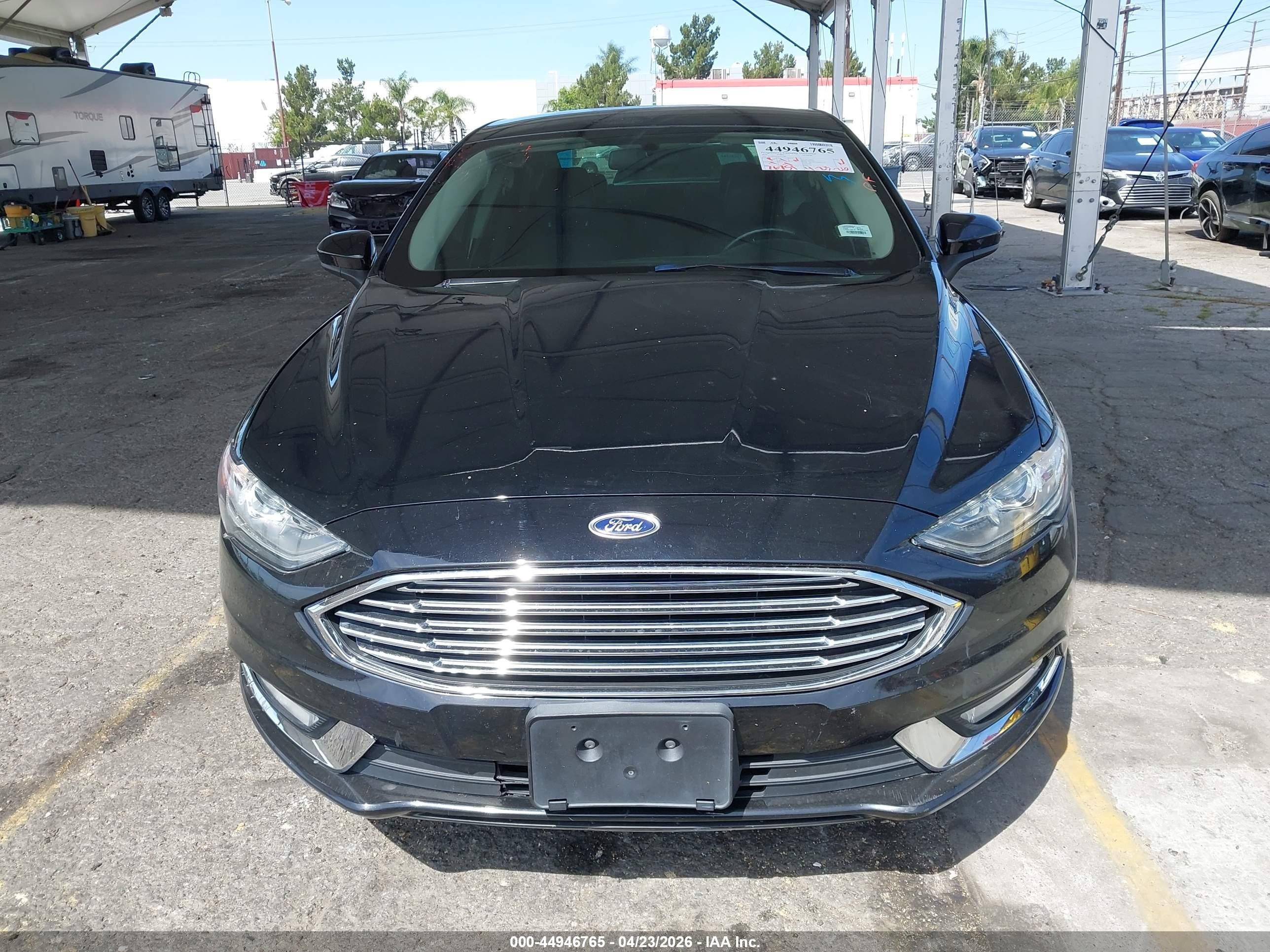 2018 Ford Fusion Se Black vin: 3FA6P0T90JR127788
