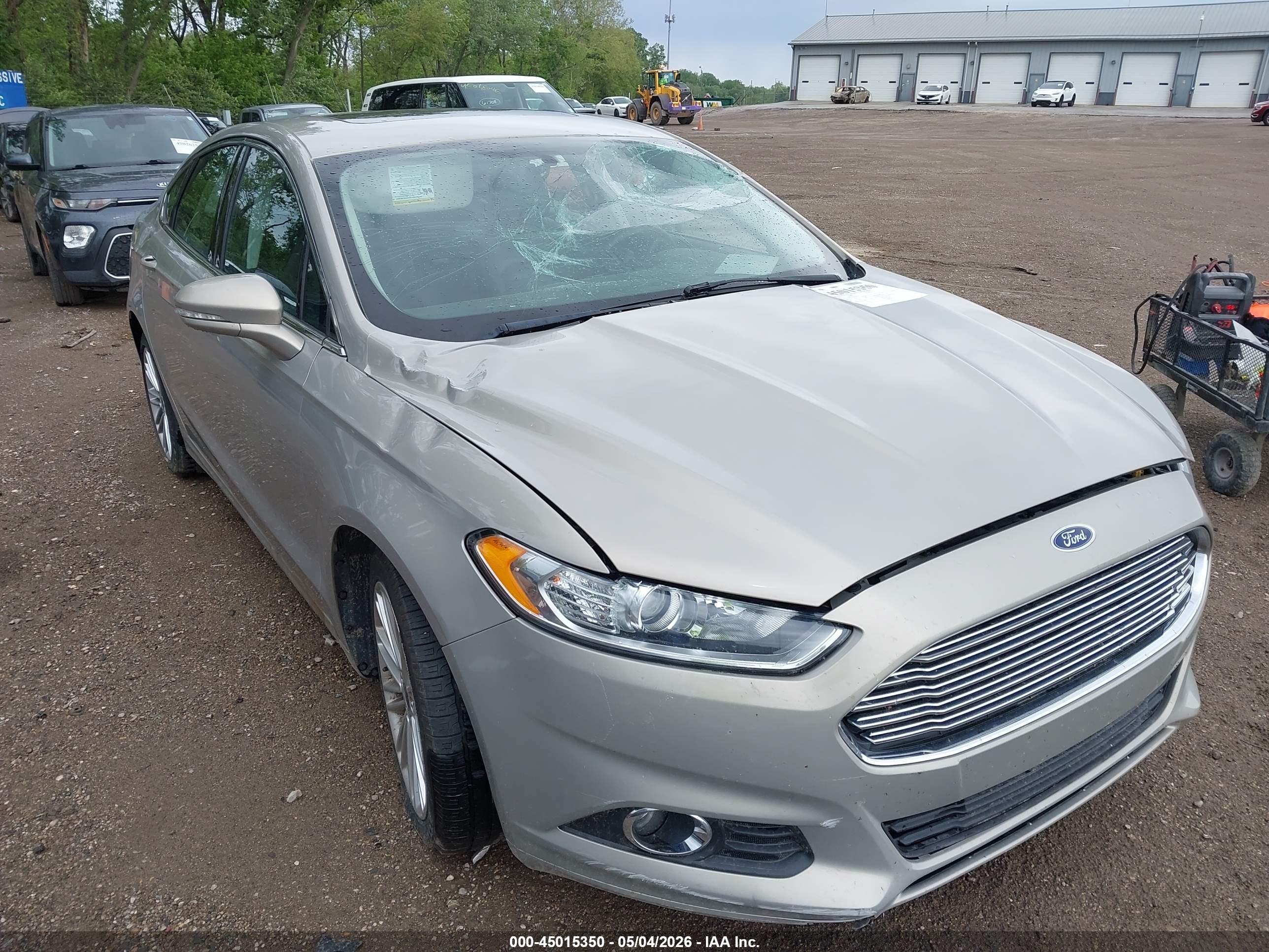 2015 Ford Fusion Se Золотой vin: 3FA6P0T91FR126673