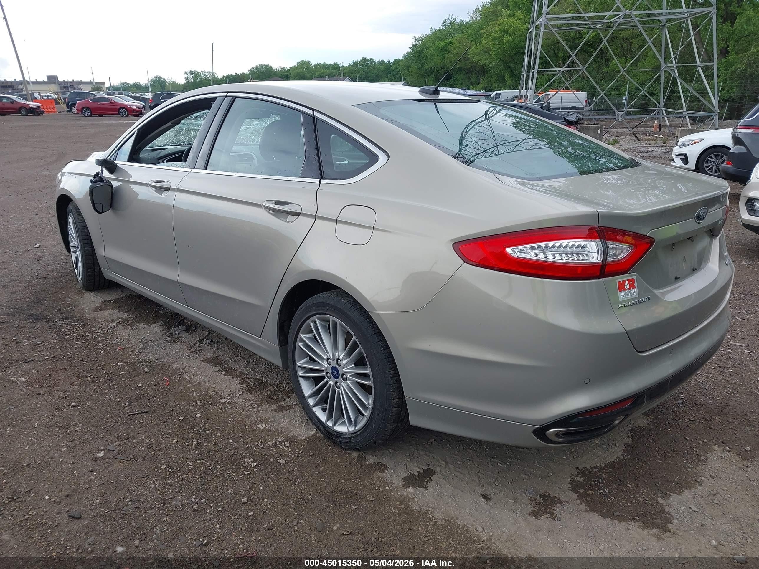 2015 Ford Fusion Se Золотой vin: 3FA6P0T91FR126673
