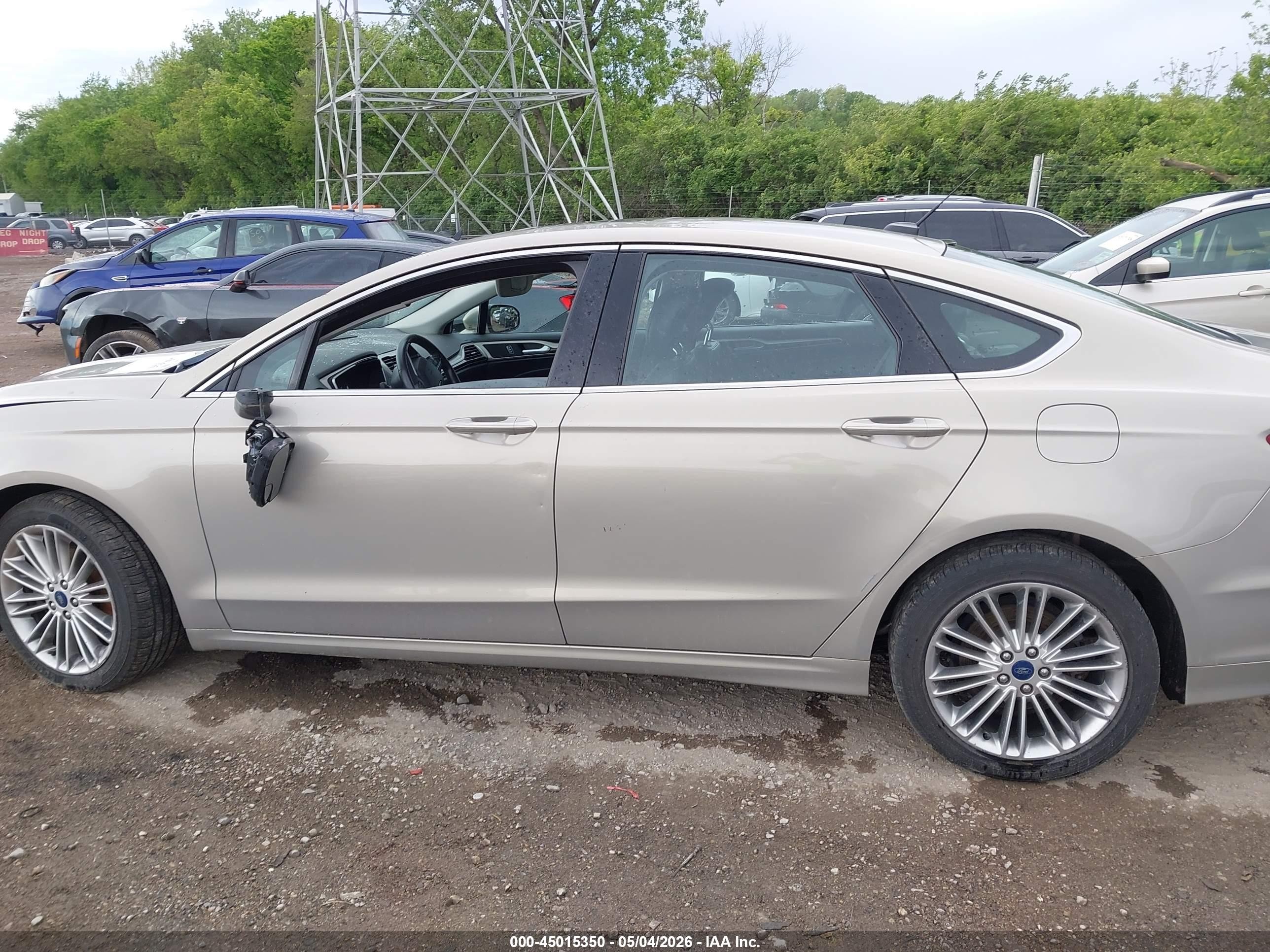 2015 Ford Fusion Se Золотой vin: 3FA6P0T91FR126673