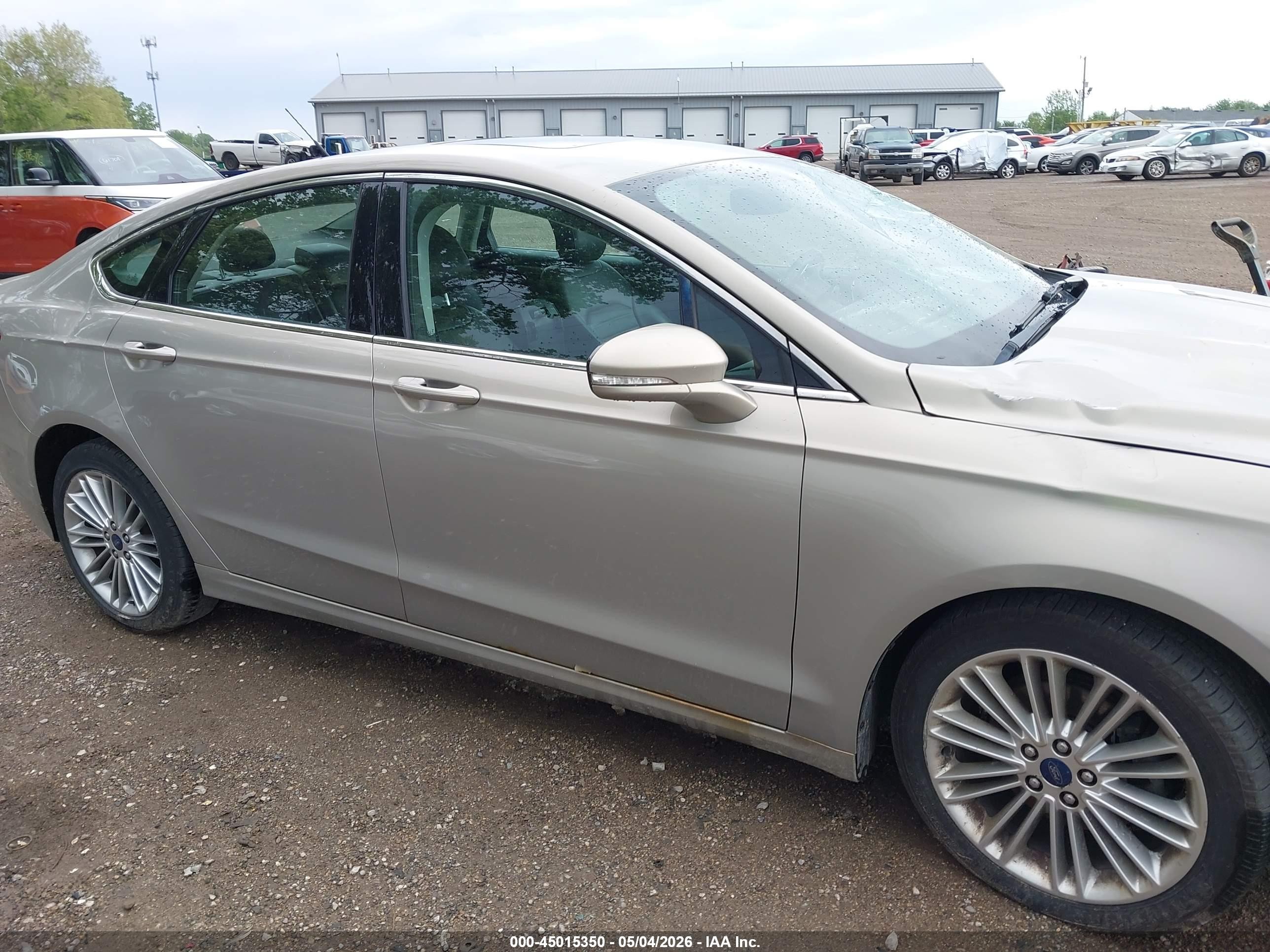 2015 Ford Fusion Se Золотой vin: 3FA6P0T91FR126673