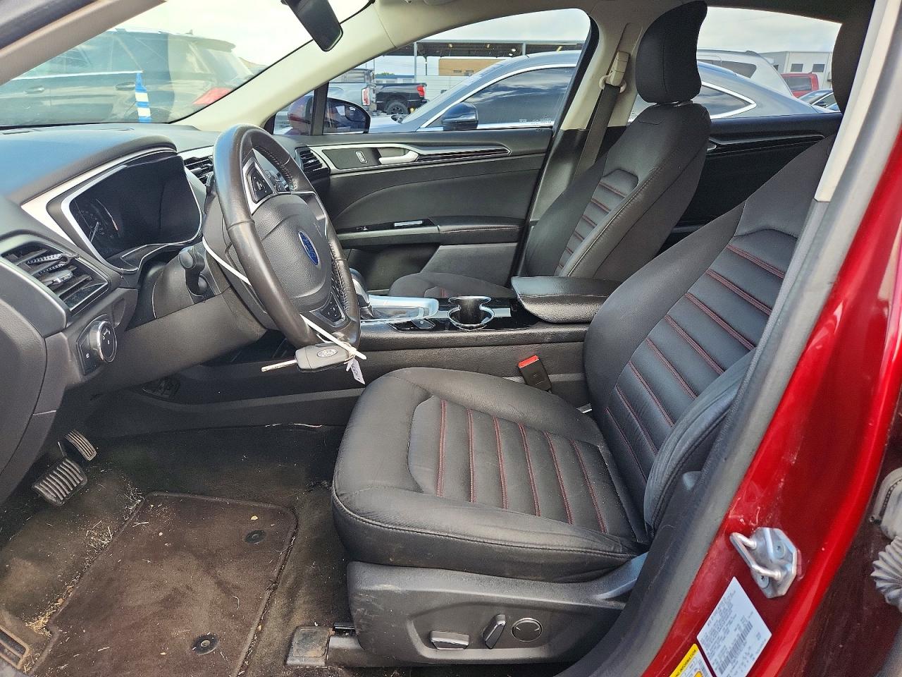 2015 Ford Fusion Se Красный vin: 3FA6P0T95FR213847