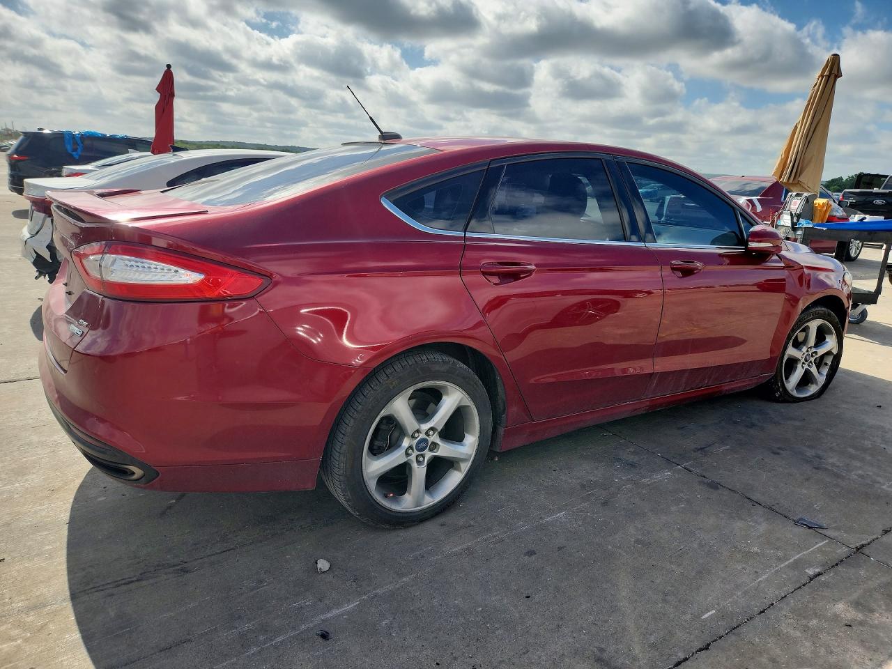 2015 Ford Fusion Se Красный vin: 3FA6P0T95FR213847