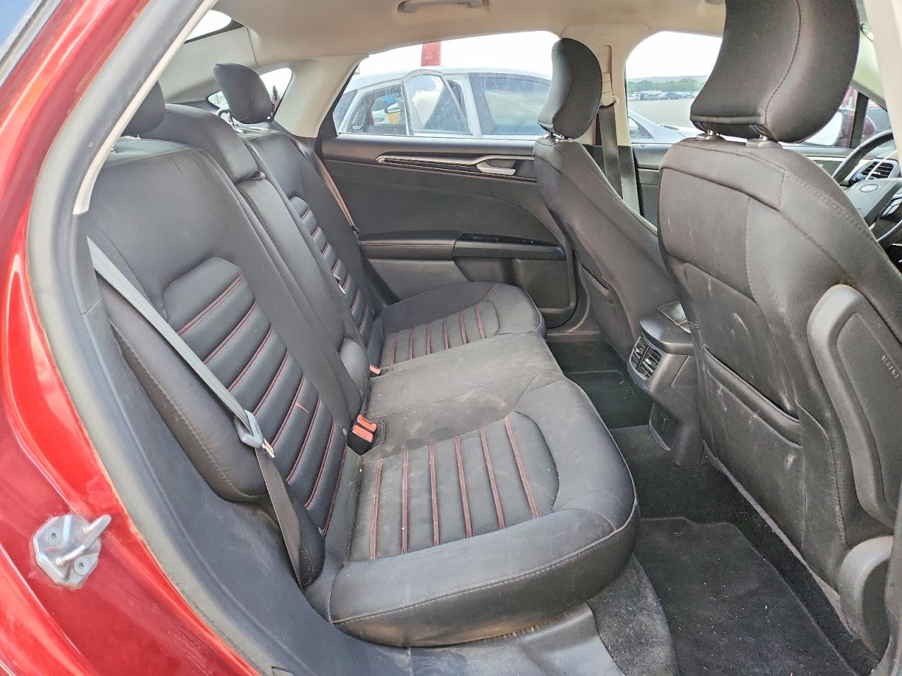 2015 Ford Fusion Se Красный vin: 3FA6P0T95FR213847
