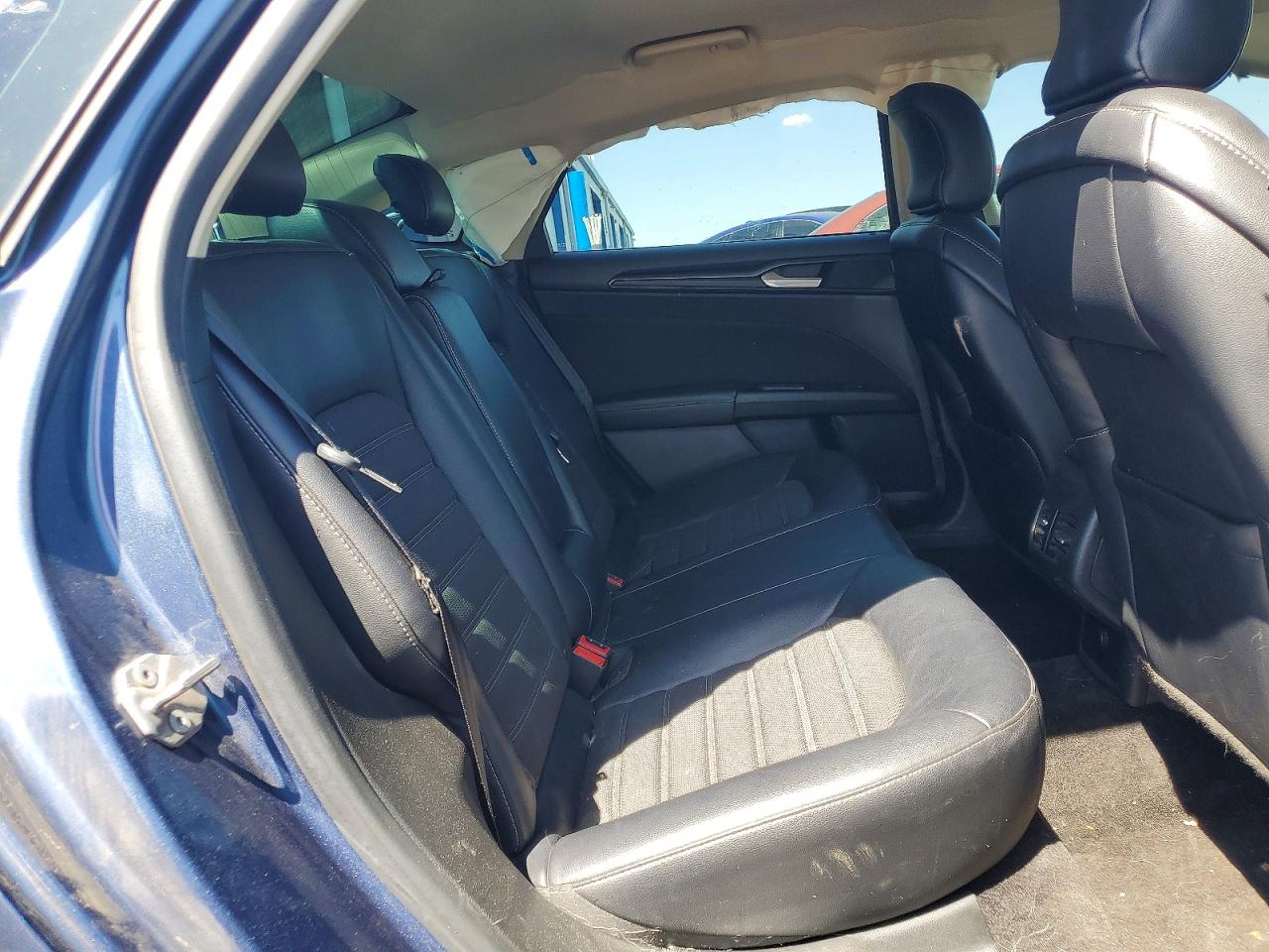 2018 Ford Fusion Se Blue vin: 3FA6P0T97JR246017