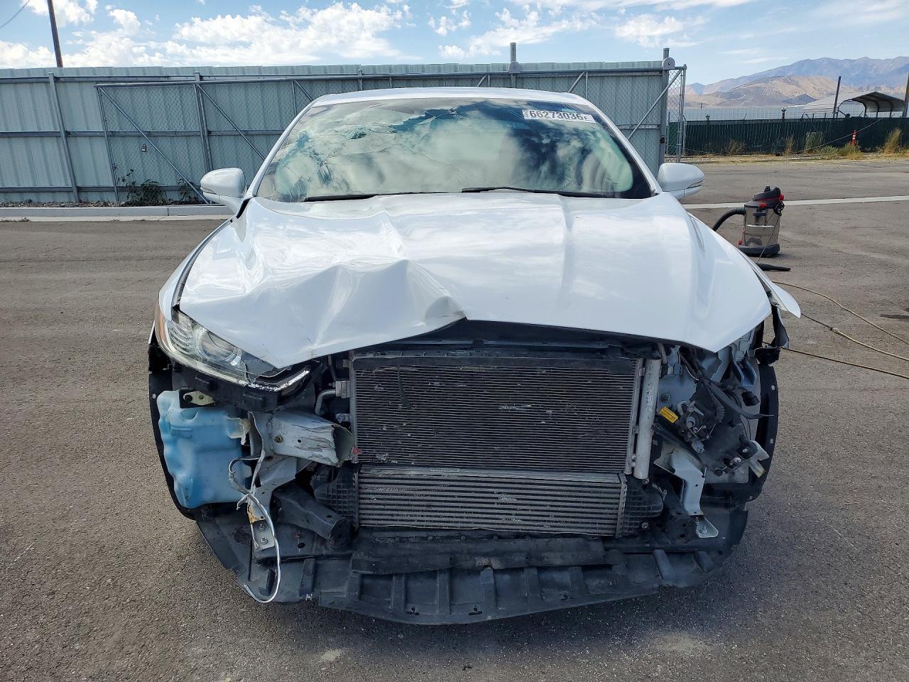 2015 Ford Fusion Se White vin: 3FA6P0T98FR283049