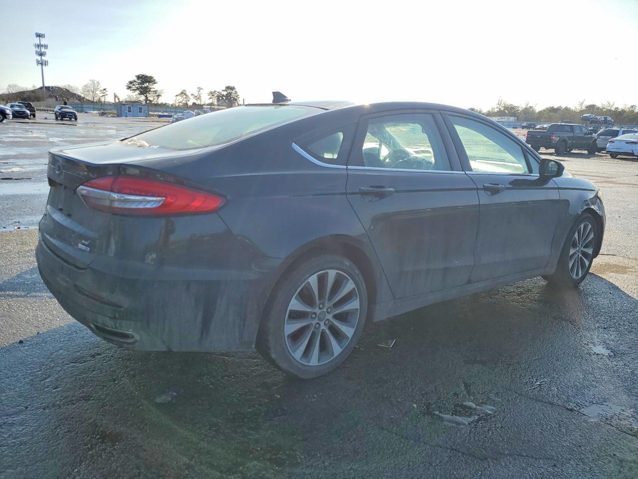 2019 Ford Fusion Se Черный vin: 3FA6P0T98KR265130