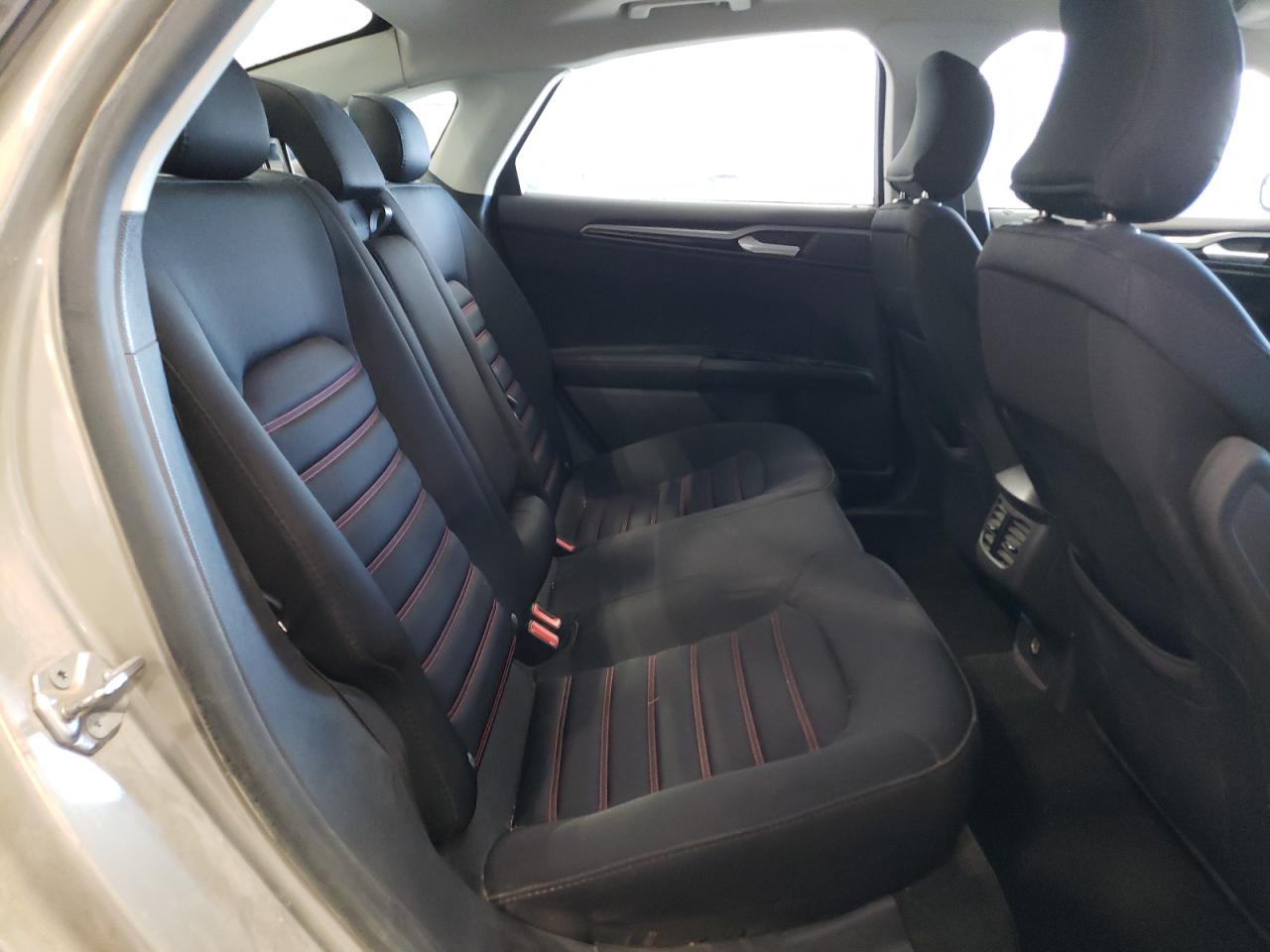 2015 Ford Fusion Se Beige vin: 3FA6P0T99FR217514