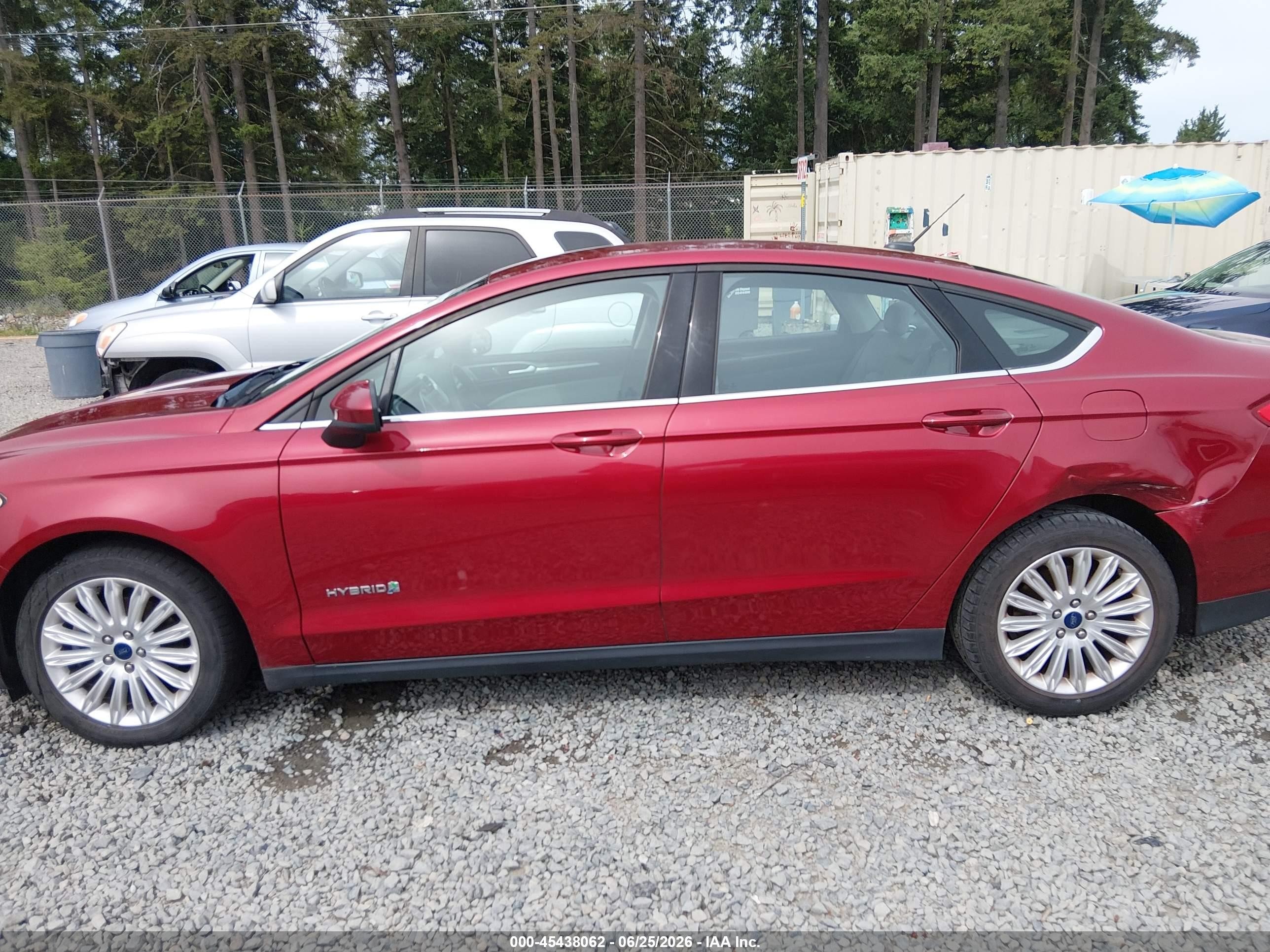2014 Ford Fusion Hybrid S Красный vin: 3FA6P0UU1ER270547