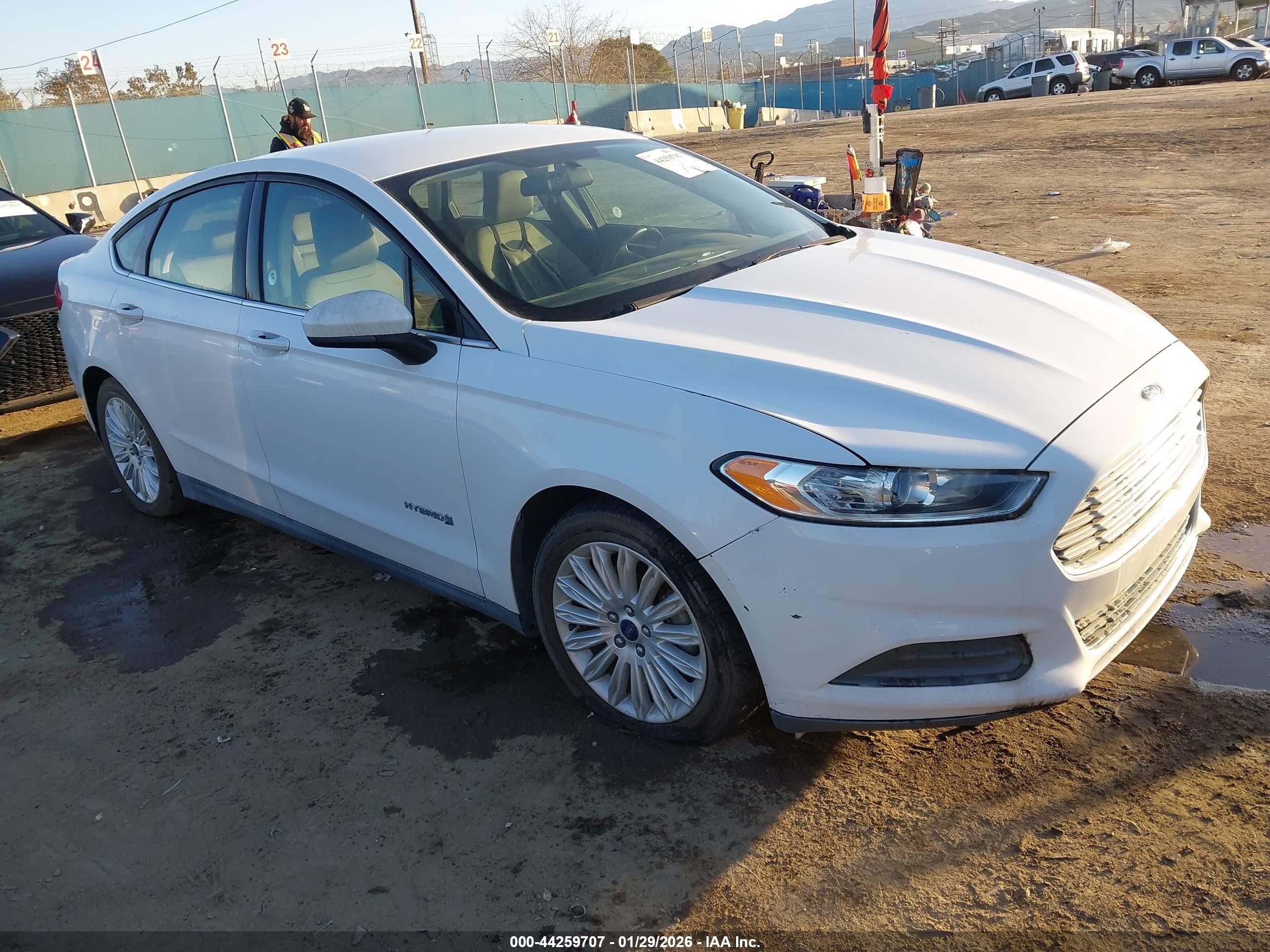 2015 Ford Fusion Hybrid S White vin: 3FA6P0UU1FR106295
