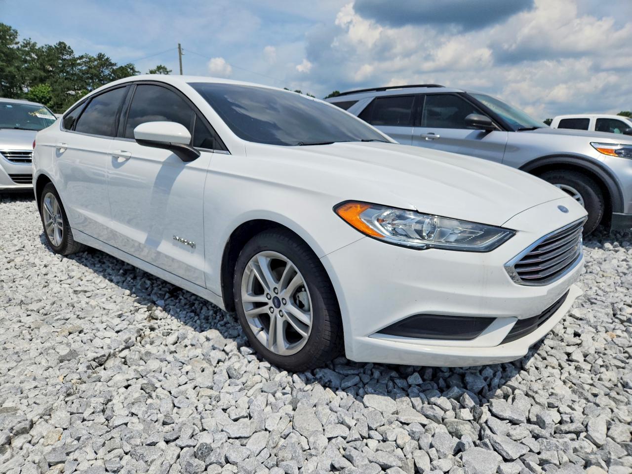 2018 Ford Fusion S Hybrid Белый vin: 3FA6P0UU1JR142058