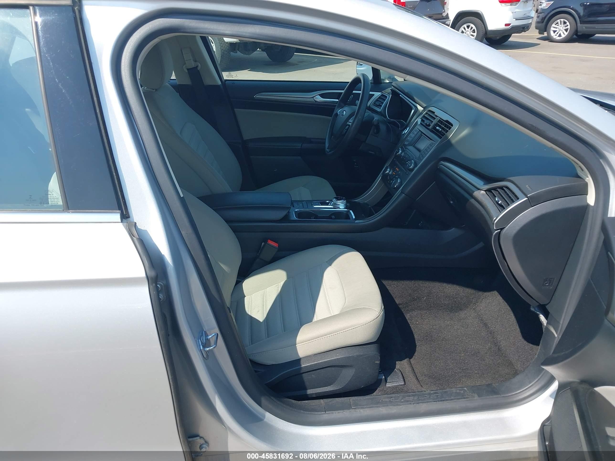 2018 Ford Fusion Hybrid S Серебряный vin: 3FA6P0UU3JR141882