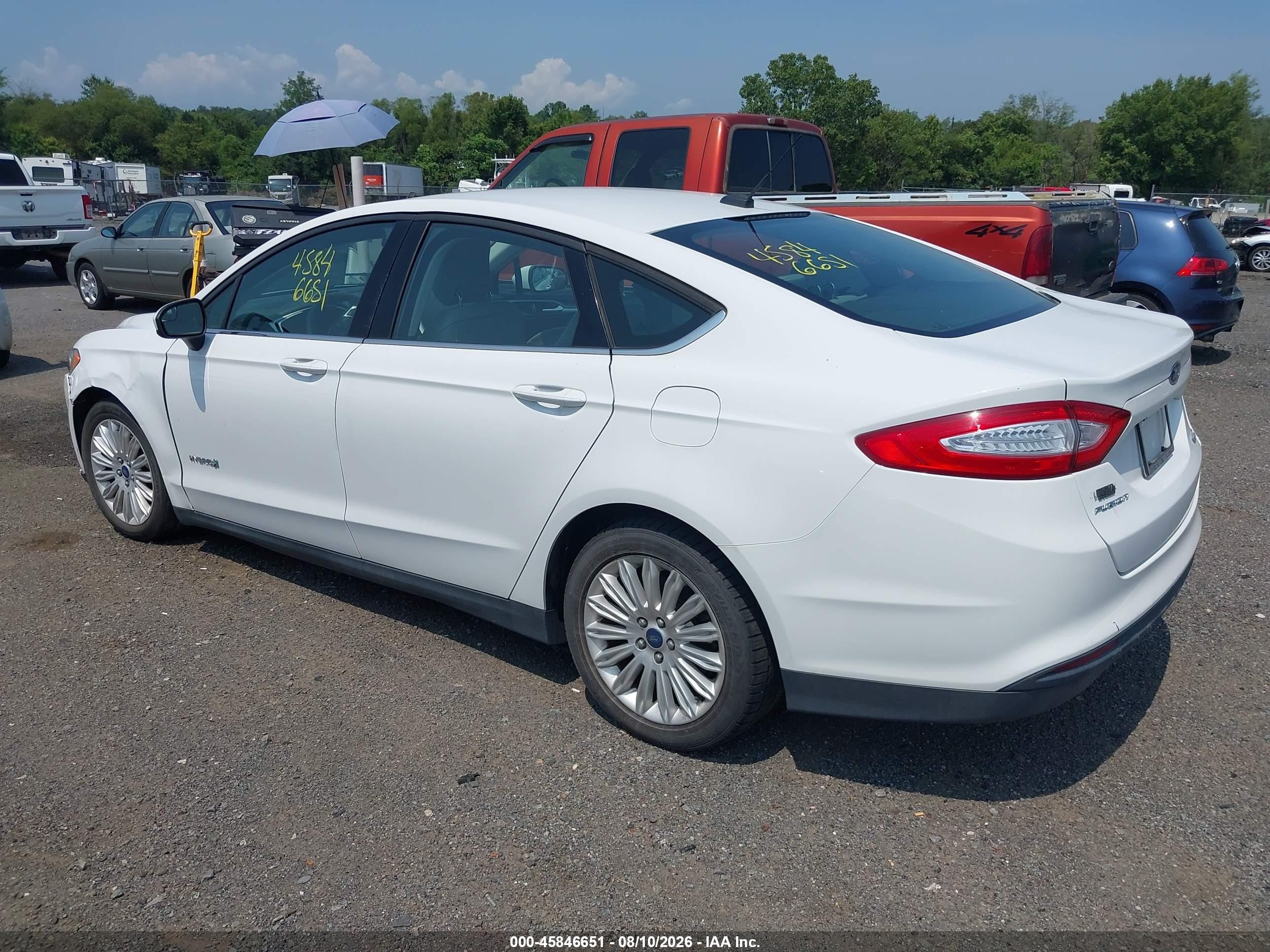2015 Ford Fusion Hybrid S White vin: 3FA6P0UU4FR167396