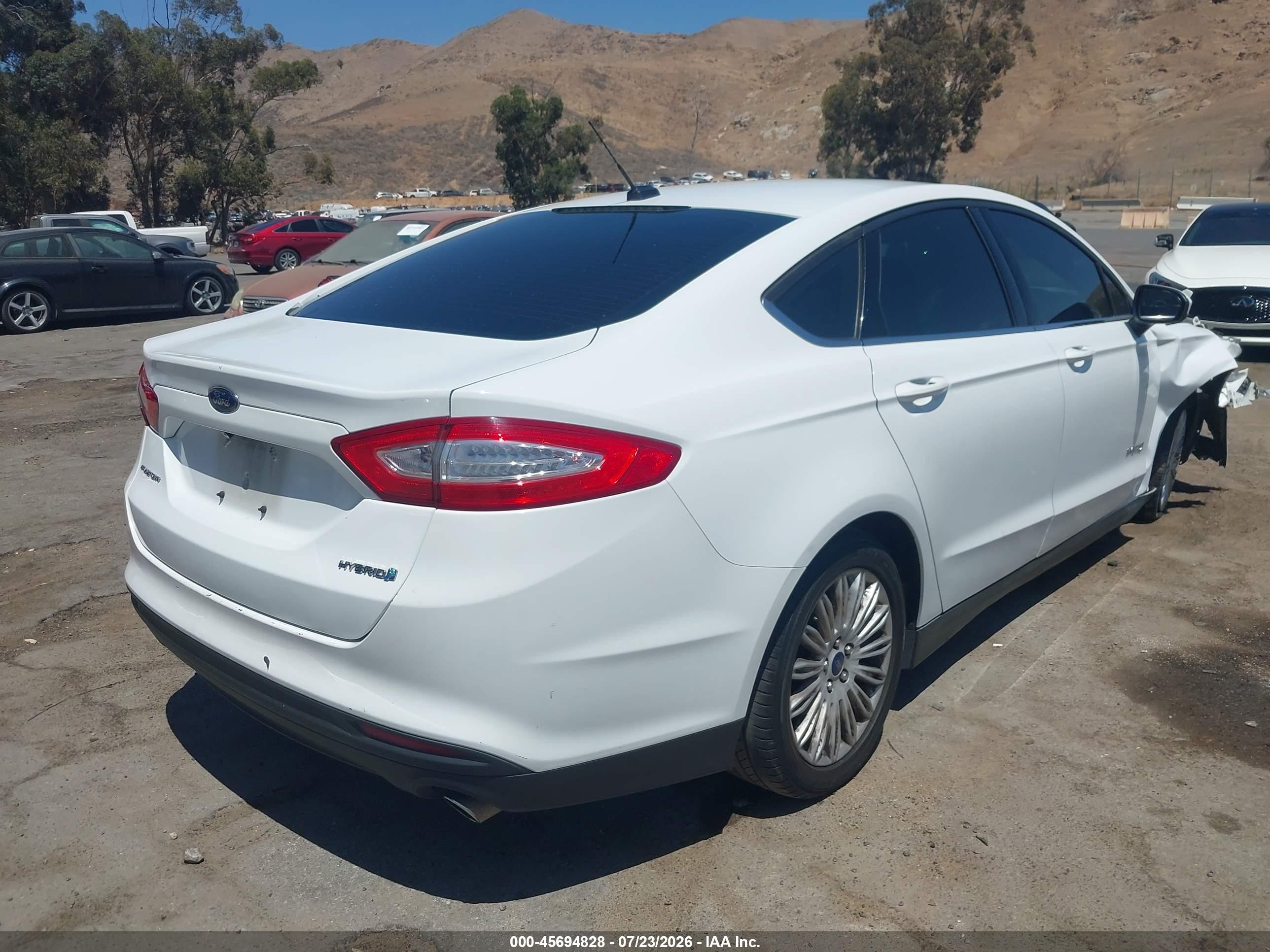 2015 Ford Fusion Hybrid S White vin: 3FA6P0UU5FR131720