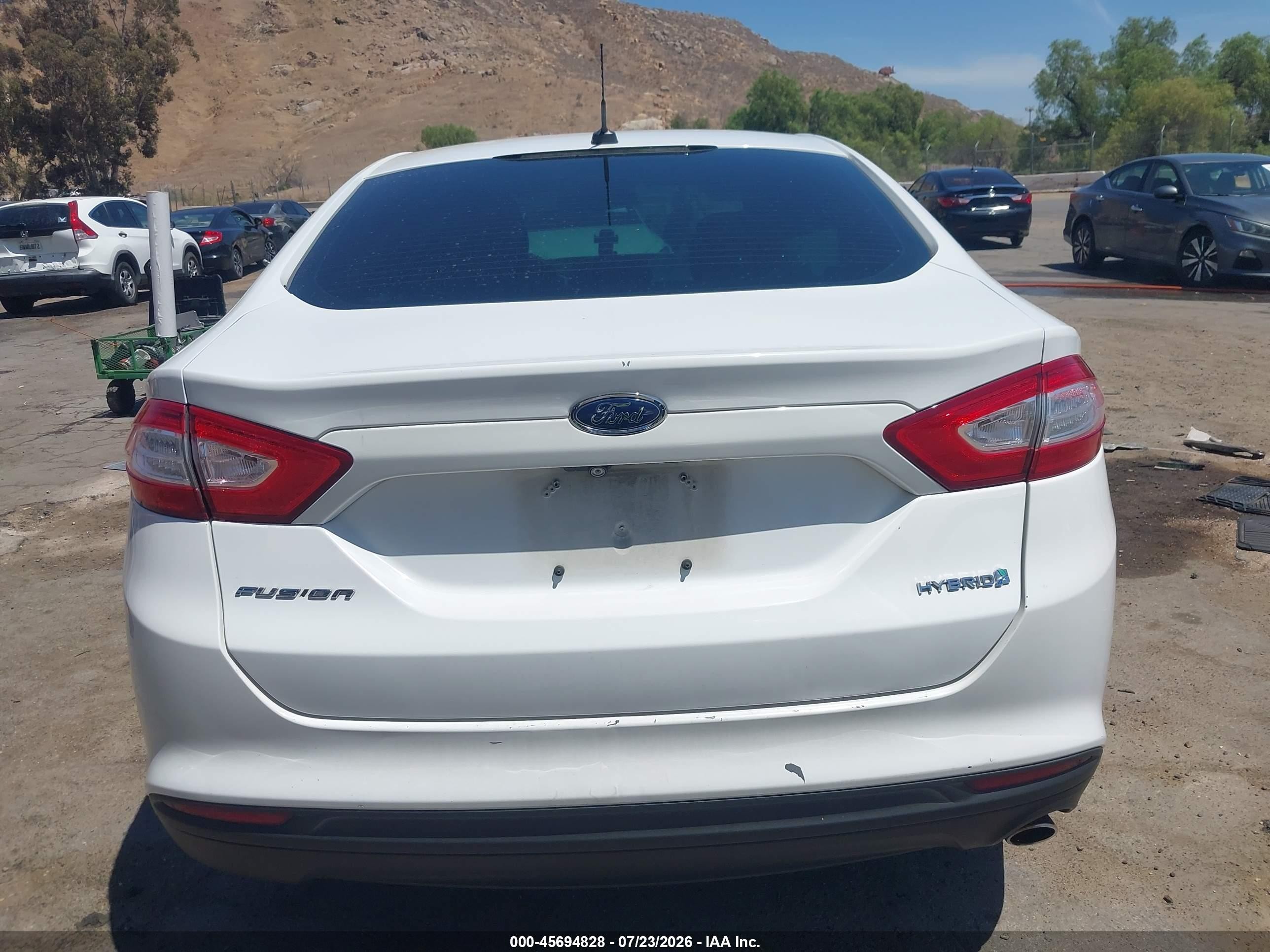 2015 Ford Fusion Hybrid S White vin: 3FA6P0UU5FR131720