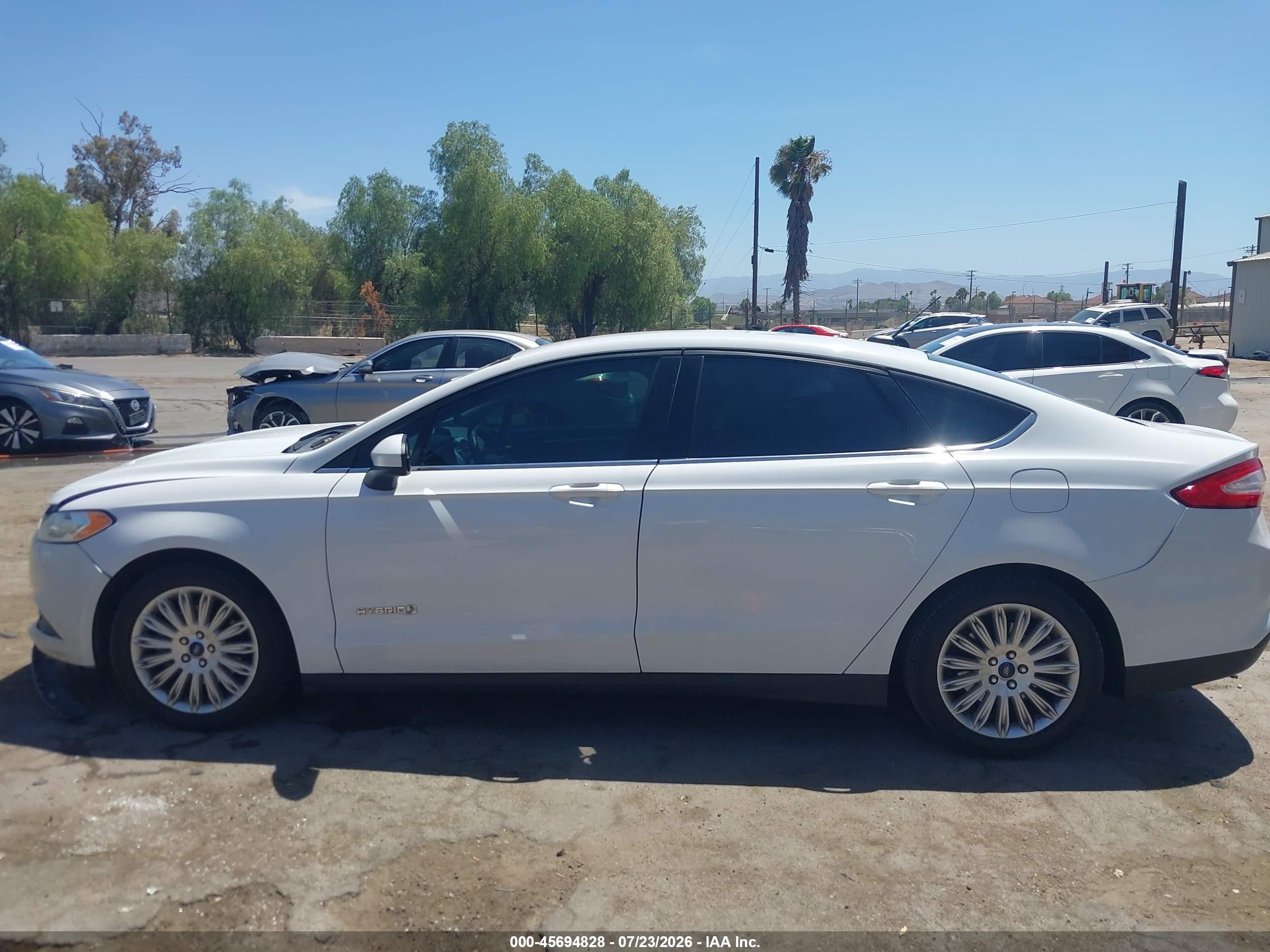 2015 Ford Fusion Hybrid S White vin: 3FA6P0UU5FR131720