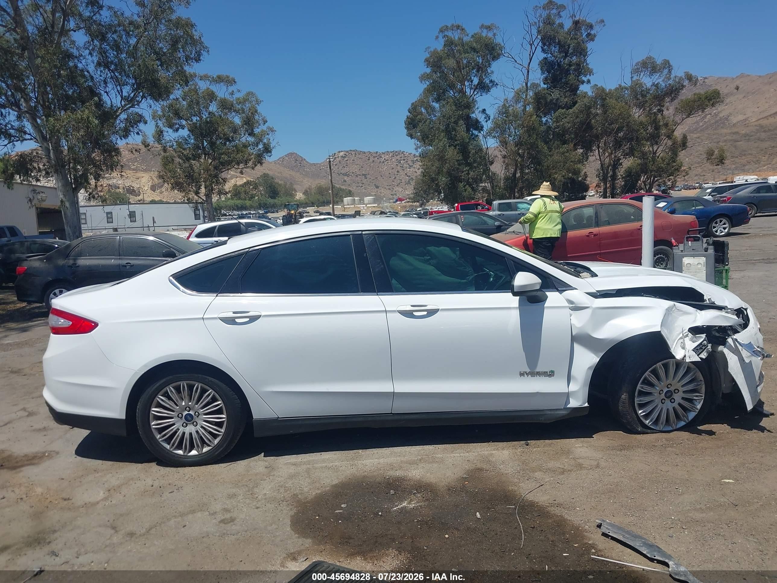 2015 Ford Fusion Hybrid S White vin: 3FA6P0UU5FR131720