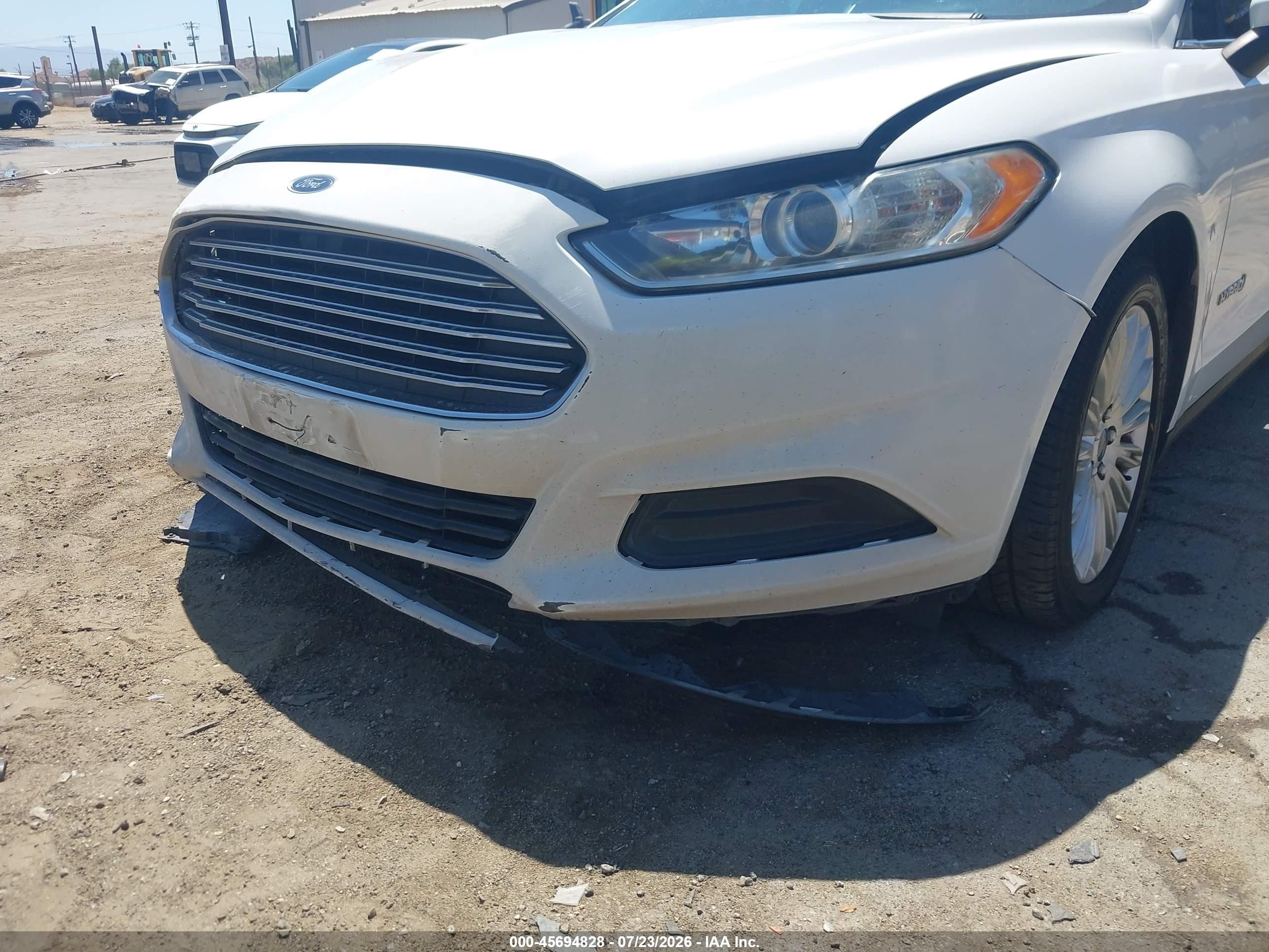 2015 Ford Fusion Hybrid S White vin: 3FA6P0UU5FR131720