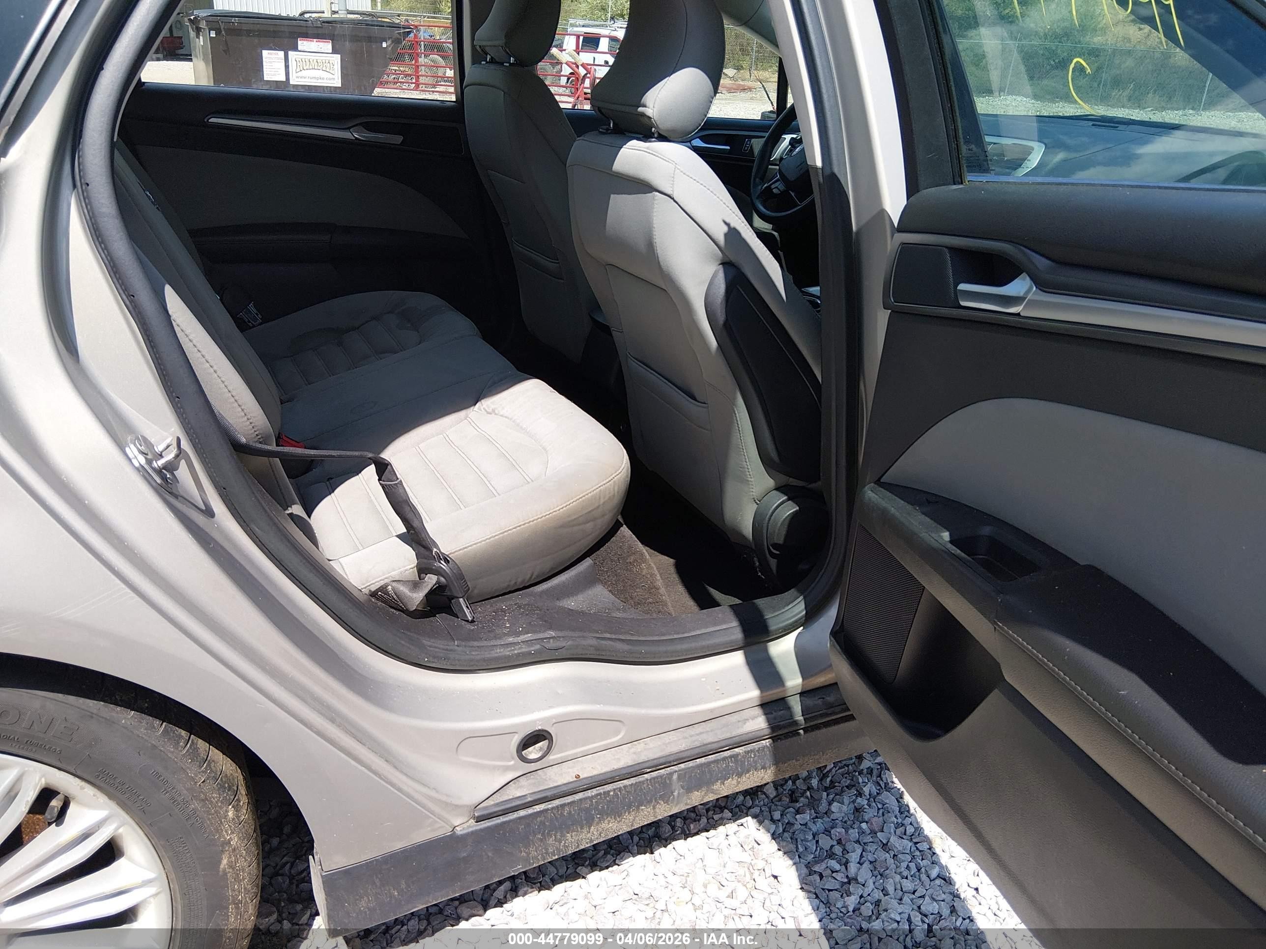 2015 Ford Fusion Hybrid S Green vin: 3FA6P0UU7FR266925