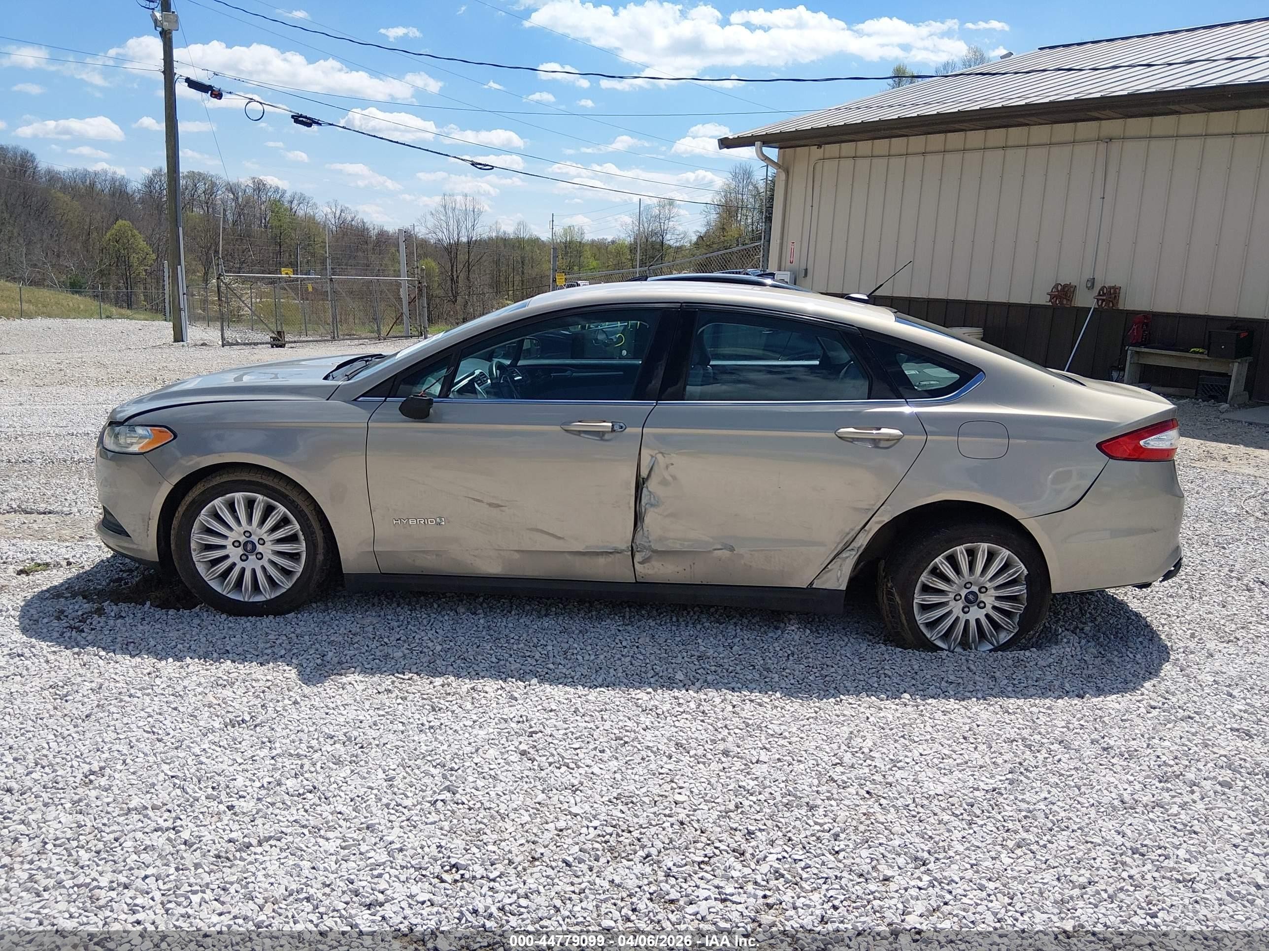 2015 Ford Fusion Hybrid S Green vin: 3FA6P0UU7FR266925