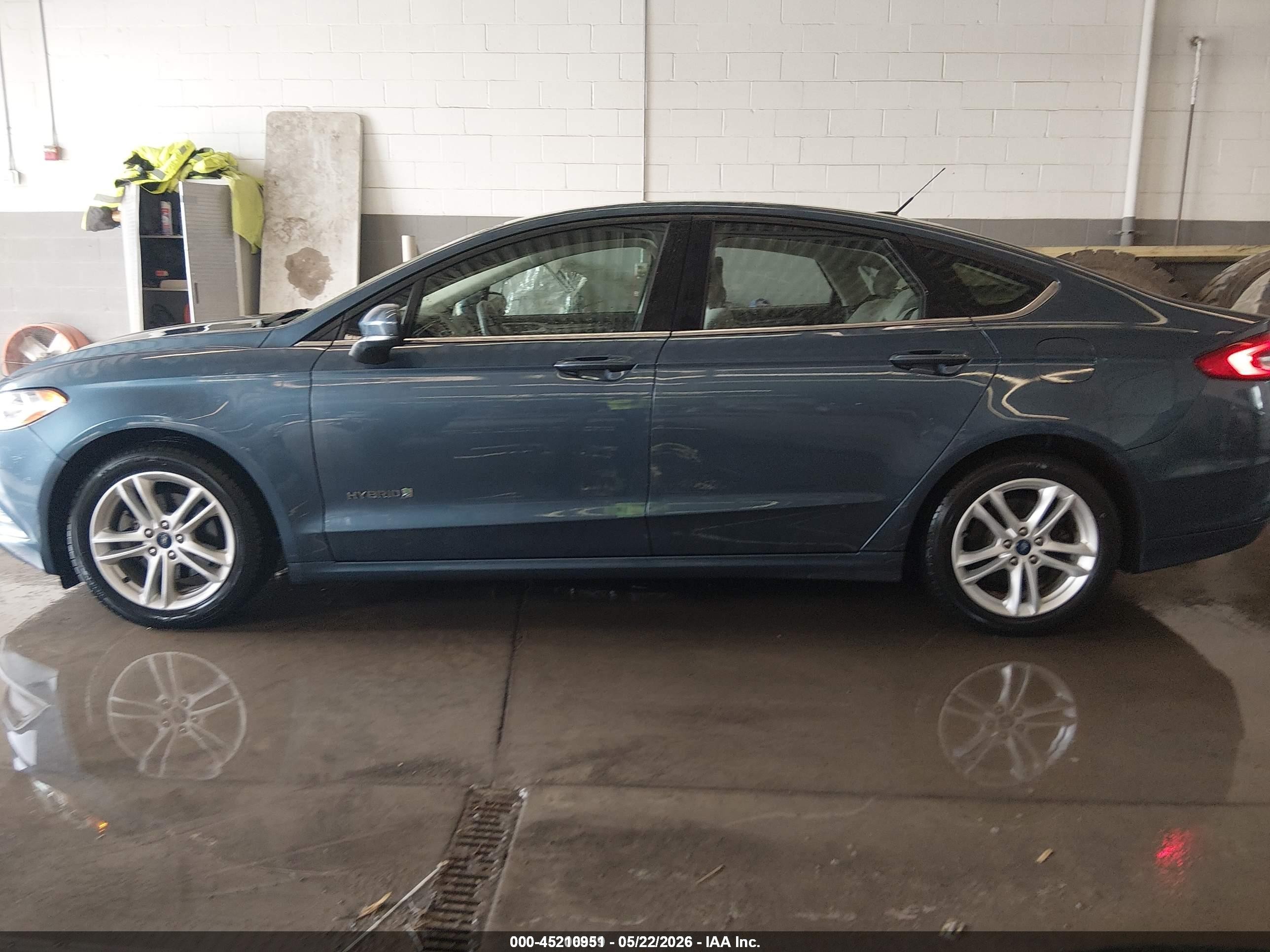 2018 Ford Fusion Hybrid S Blue vin: 3FA6P0UU8JR235904