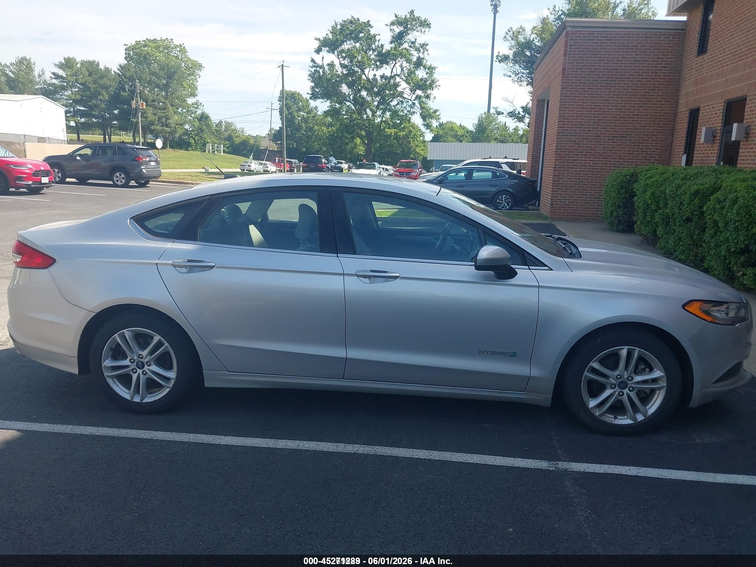 2018 Ford Fusion Hybrid S Silver vin: 3FA6P0UU9JR235927