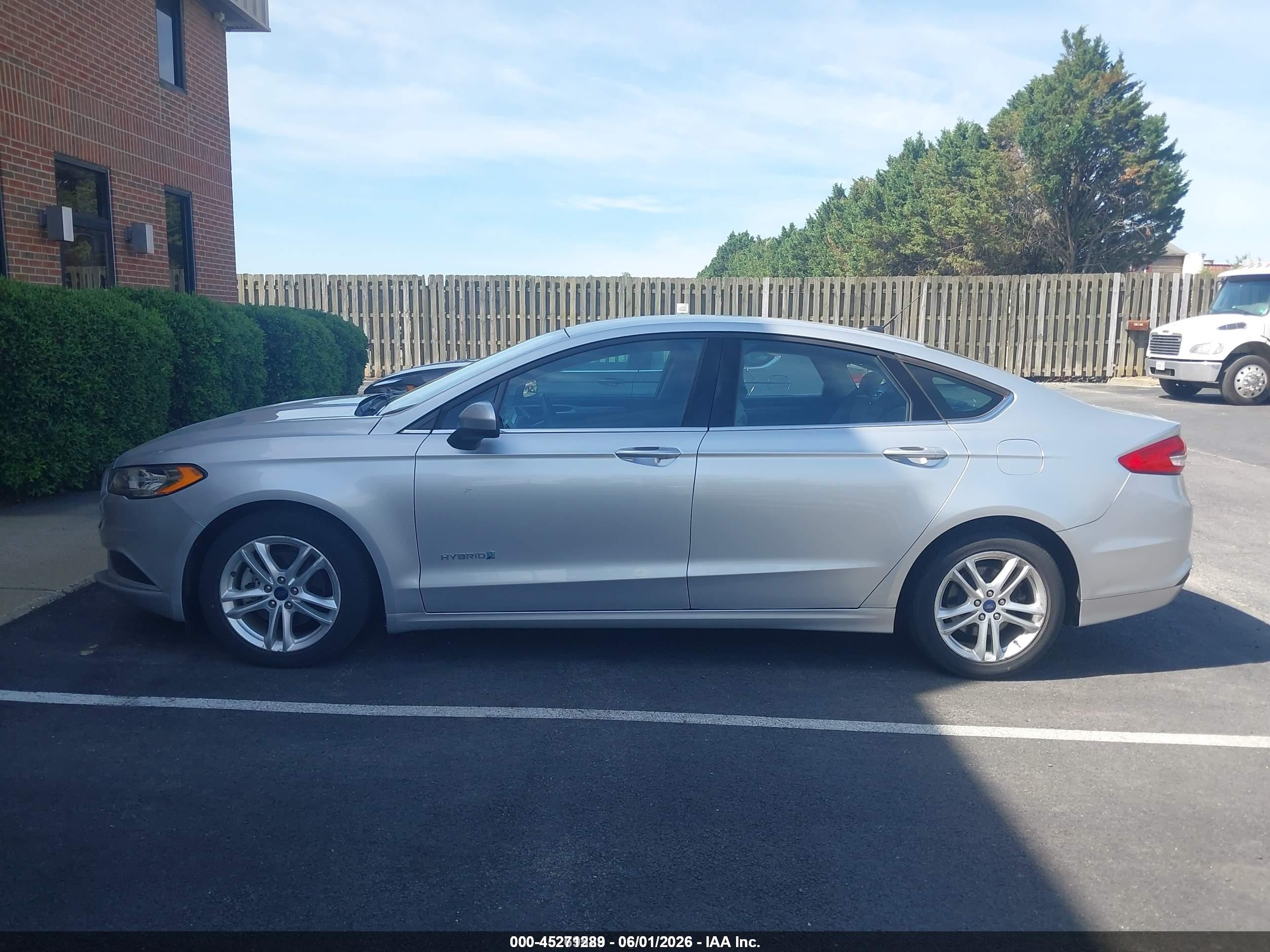 2018 Ford Fusion Hybrid S Silver vin: 3FA6P0UU9JR235927
