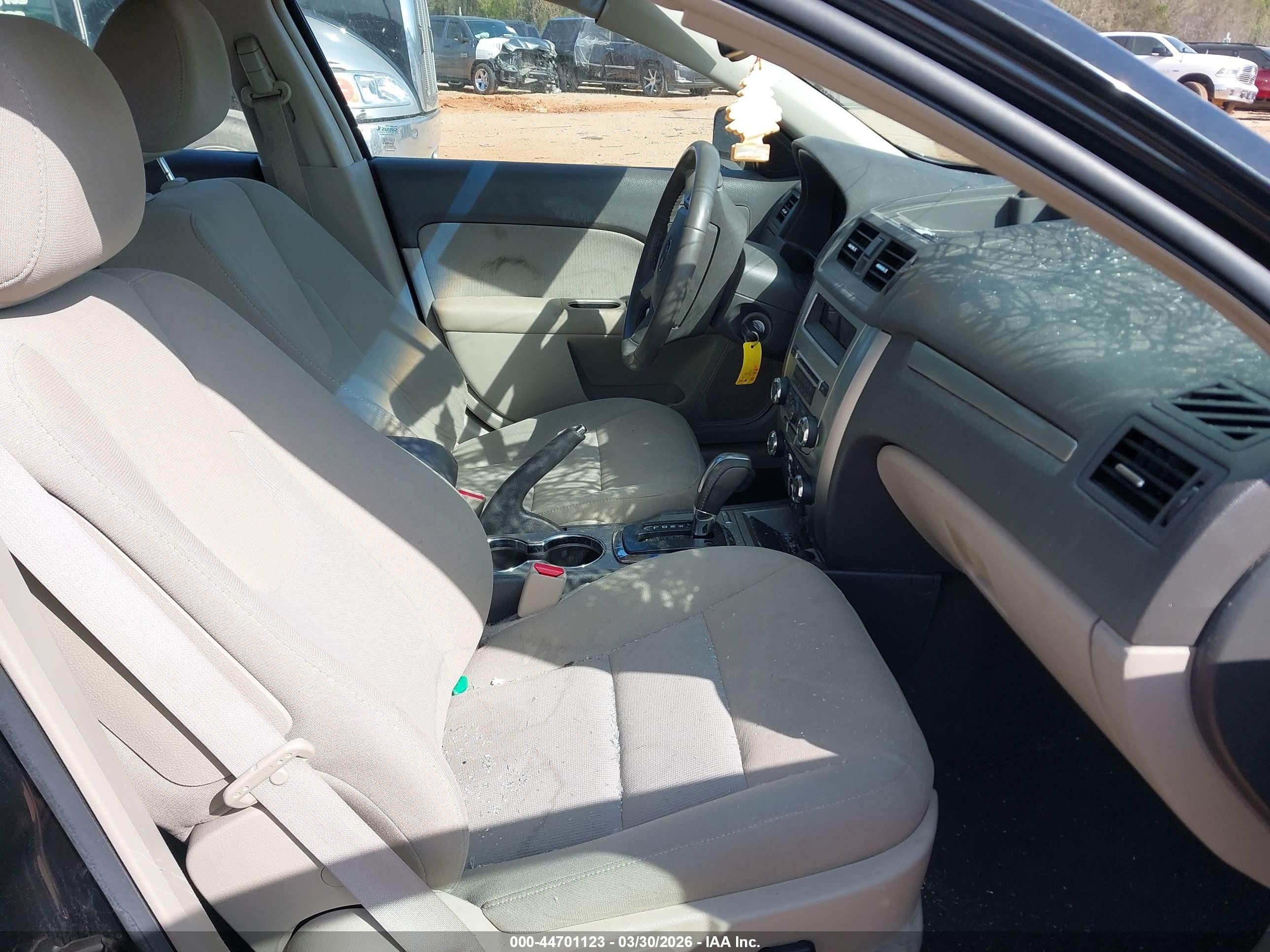 2010 Ford Fusion Hybrid   Black vin: 3FADP0L30AR171583
