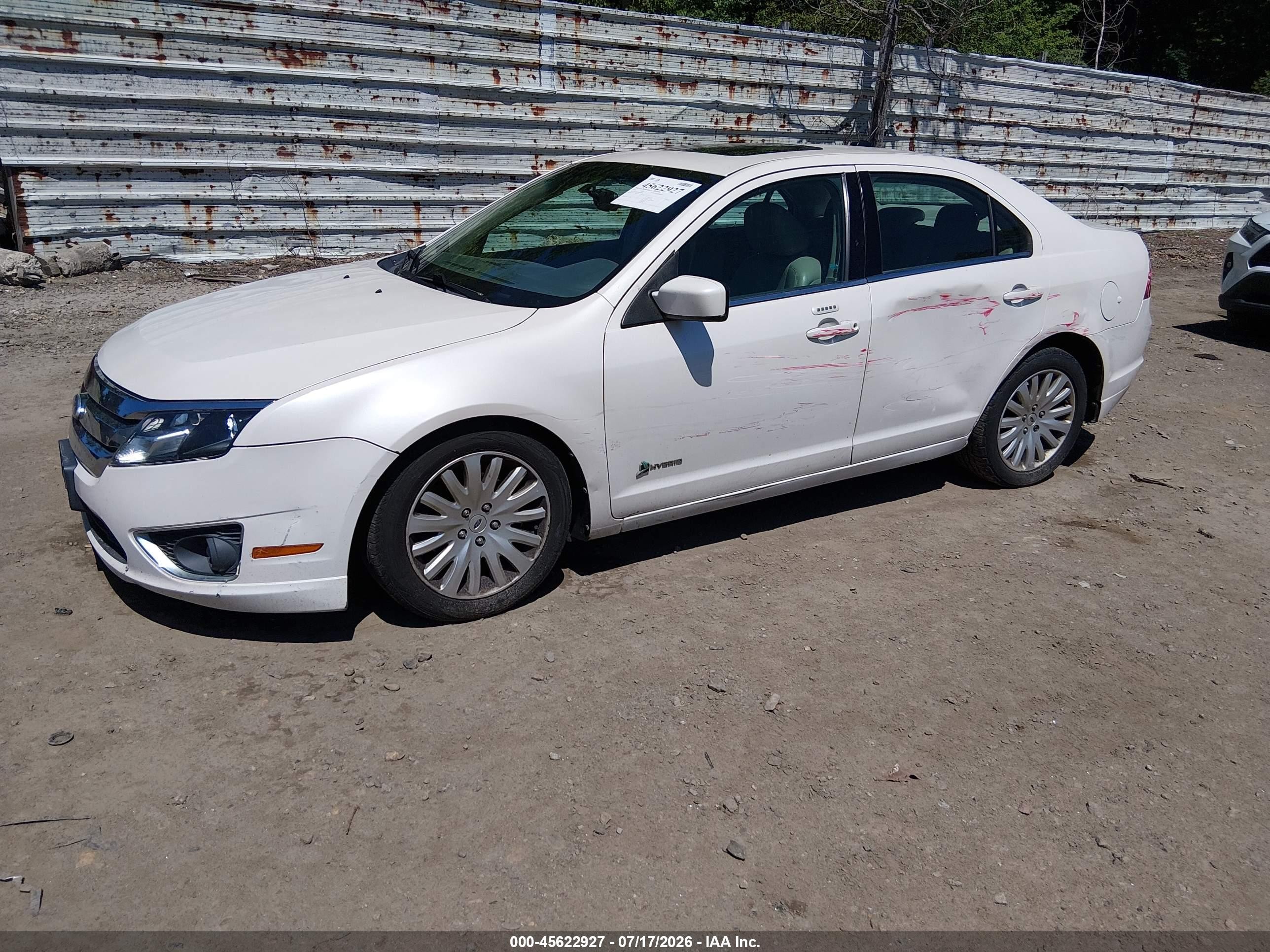 2010 Ford Fusion Hybrid   White vin: 3FADP0L30AR188920