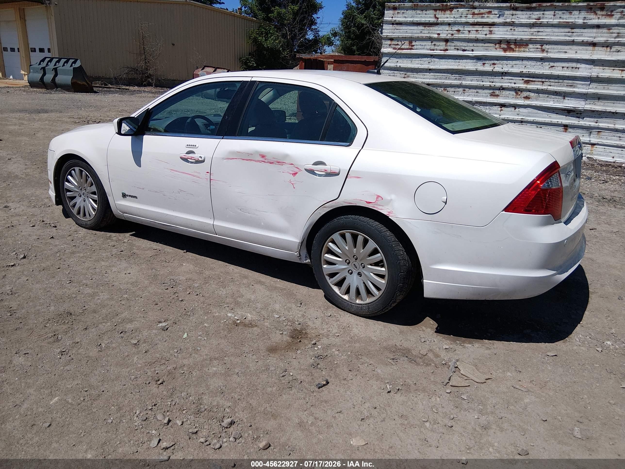 2010 Ford Fusion Hybrid   White vin: 3FADP0L30AR188920