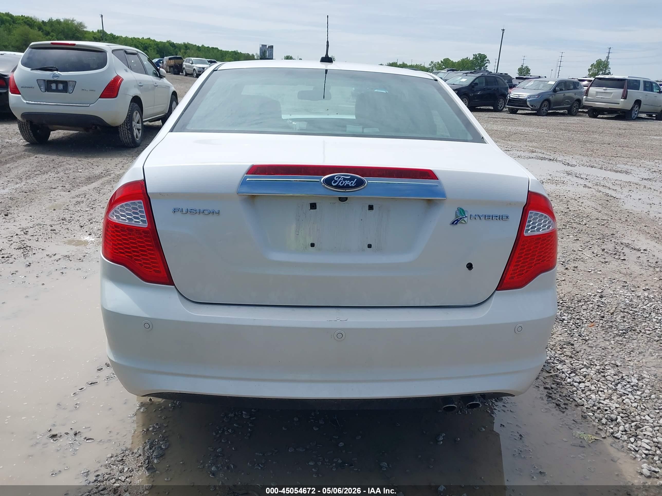 2011 Ford Fusion Hybrid   White vin: 3FADP0L30BR314842