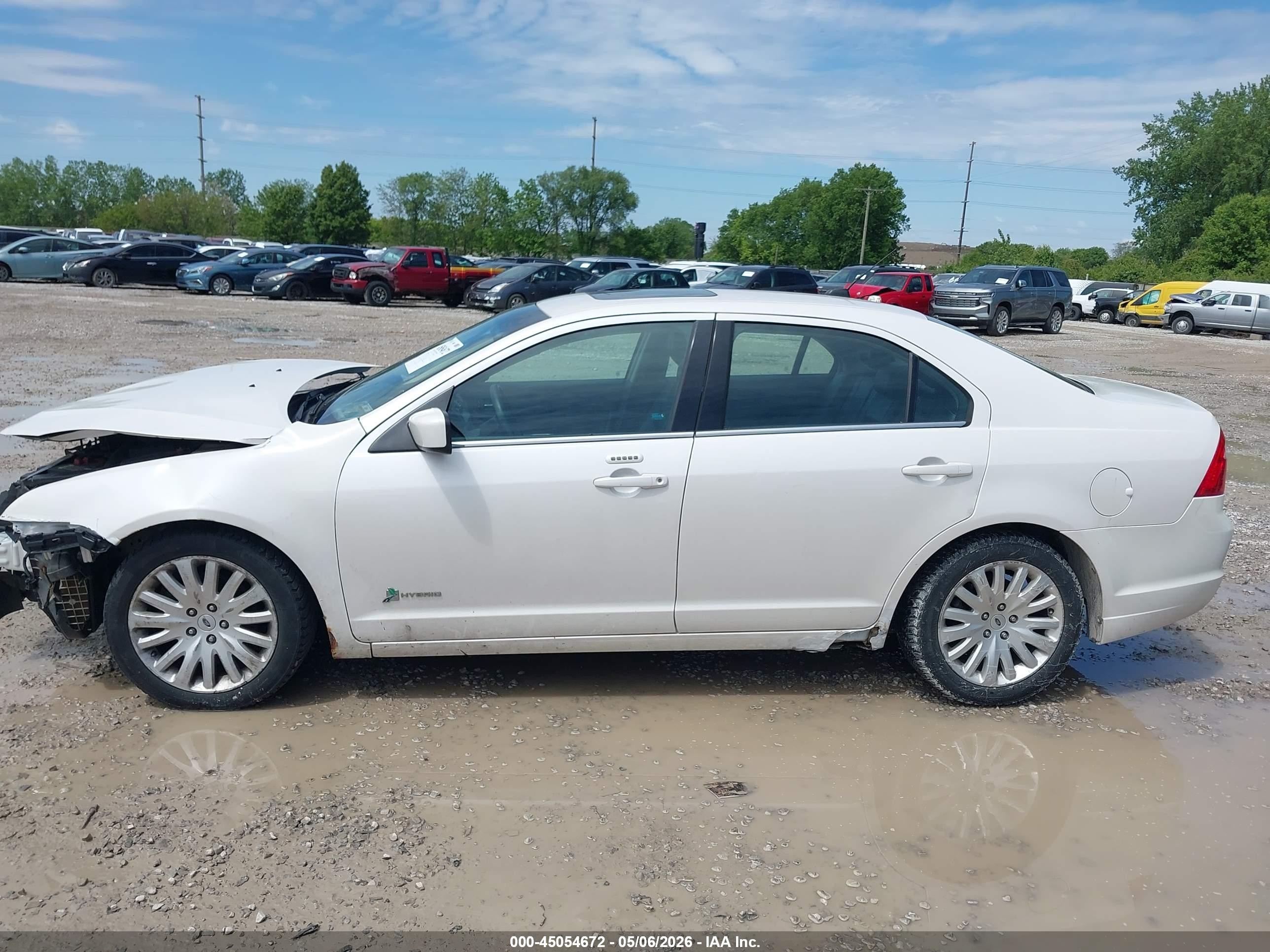 2011 Ford Fusion Hybrid   White vin: 3FADP0L30BR314842