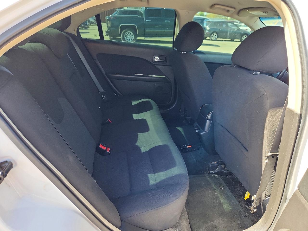 2012 Ford Fusion Hybrid White vin: 3FADP0L30CR165463