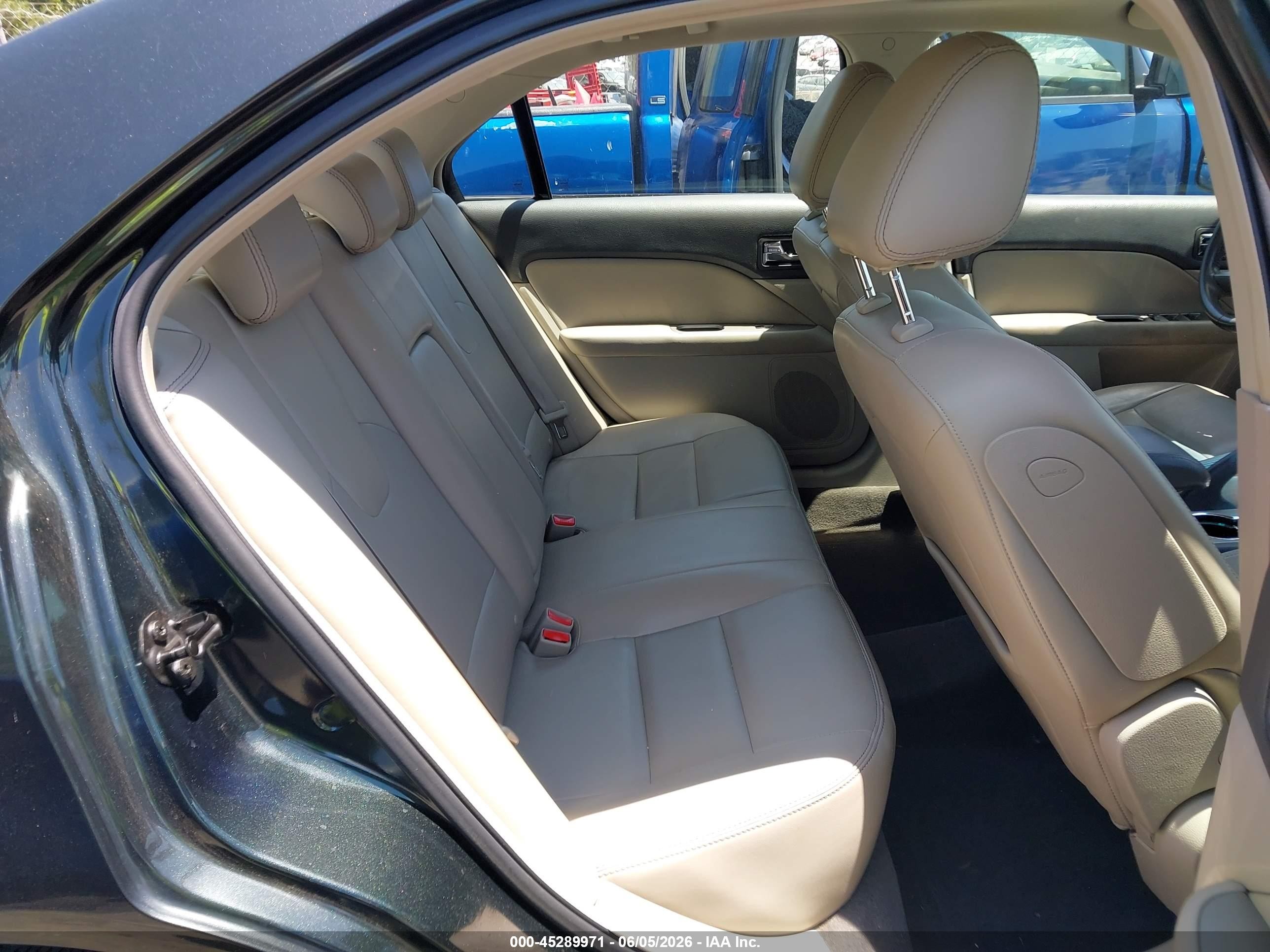 2010 Ford Fusion Hybrid   Black vin: 3FADP0L31AR204719