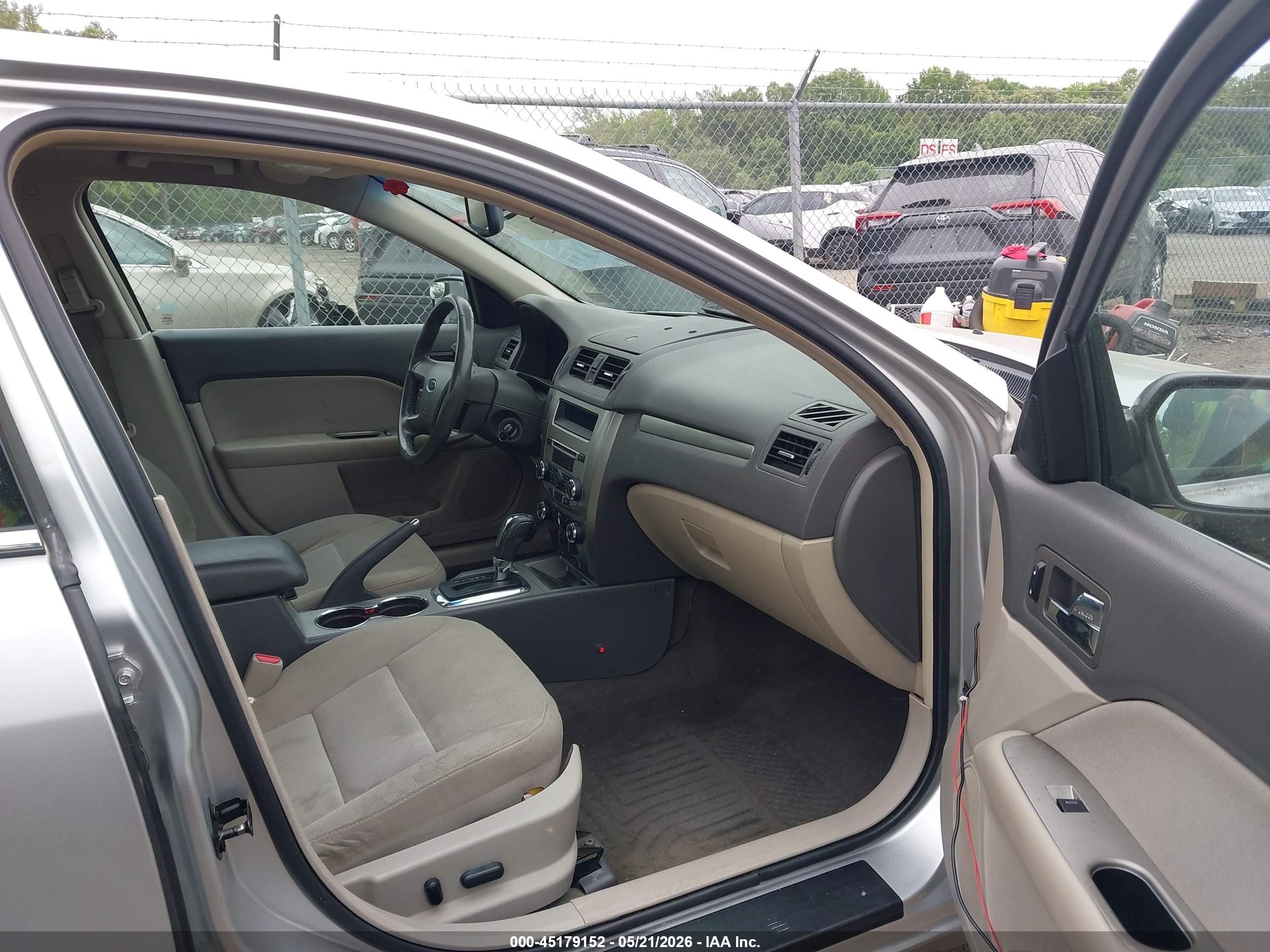 2011 Ford Fusion Hybrid   Серебряный vin: 3FADP0L31BR264422