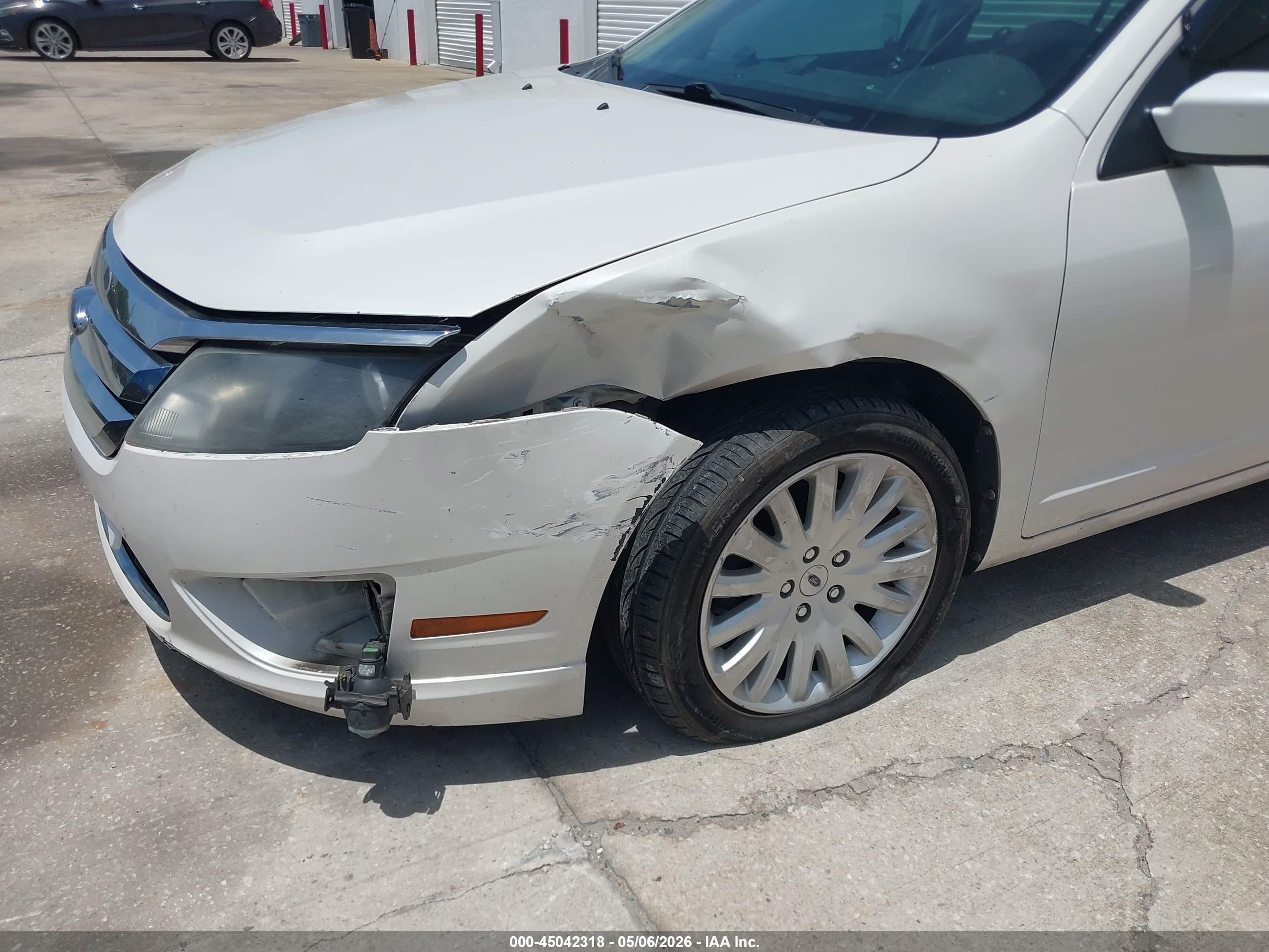 2010 Ford Fusion Hybrid   White vin: 3FADP0L32AR138925
