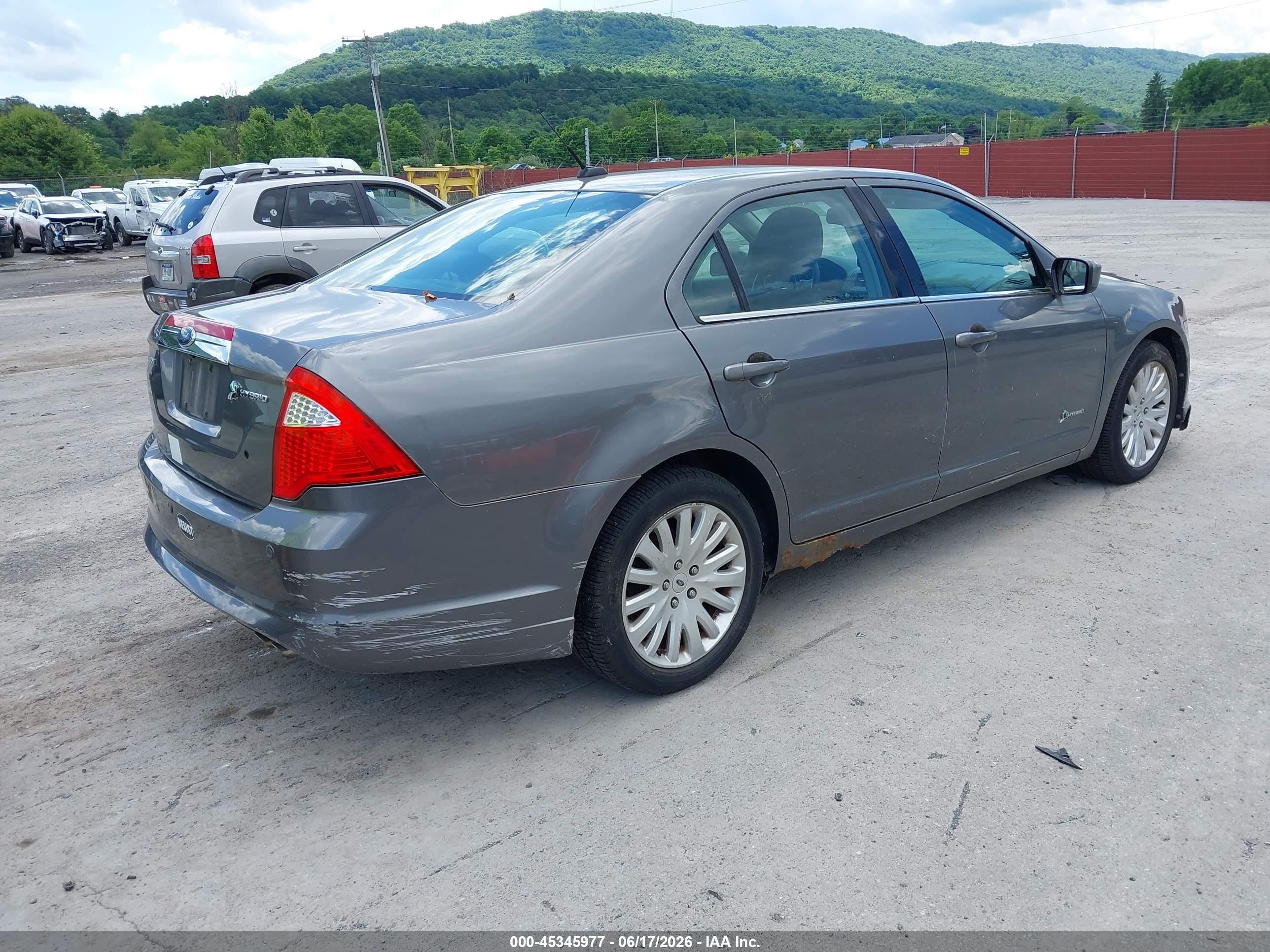 2010 Ford Fusion Hybrid   Серебряный vin: 3FADP0L32AR160102