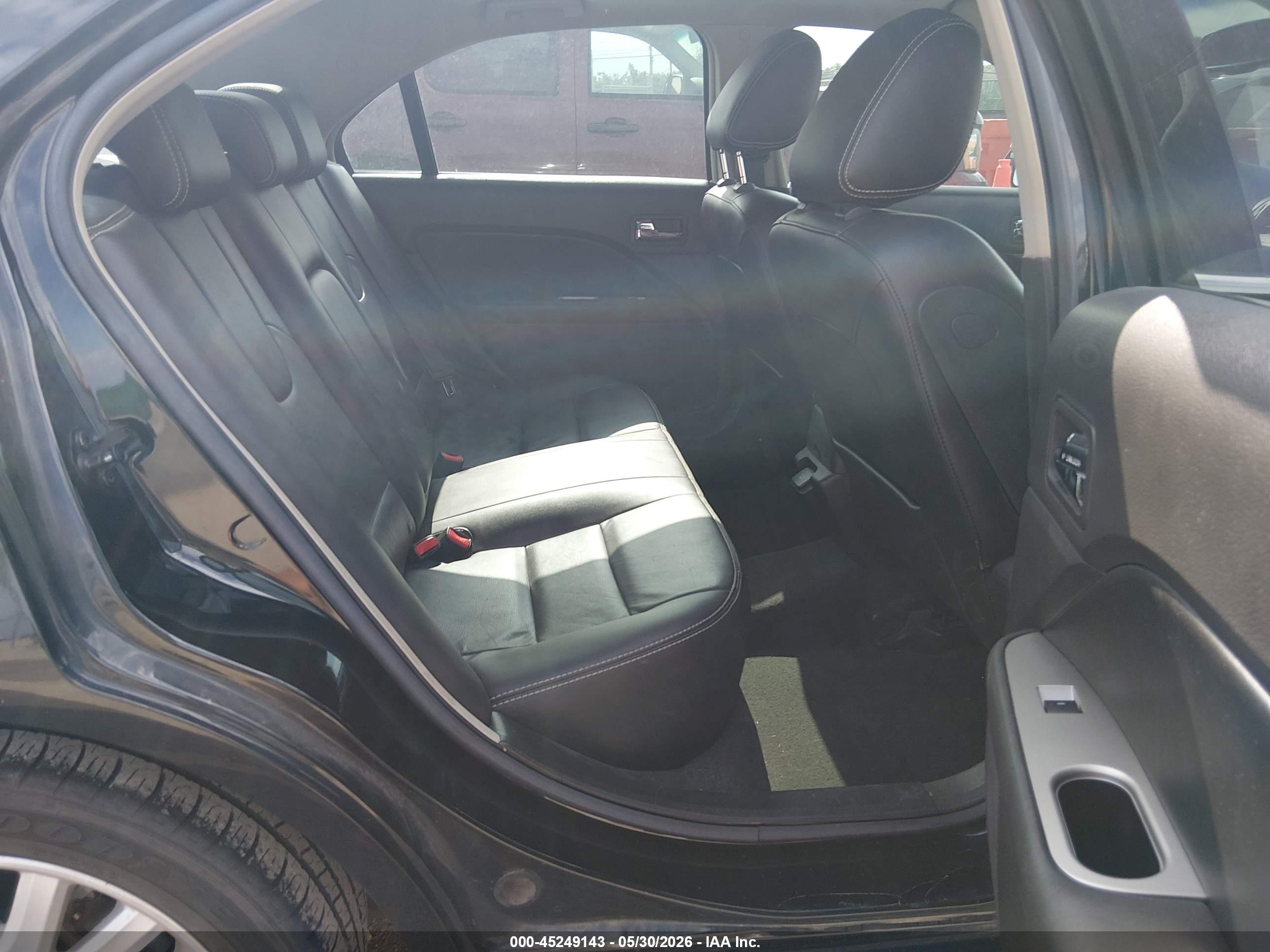 2010 Ford Fusion Hybrid   Black vin: 3FADP0L32AR303839