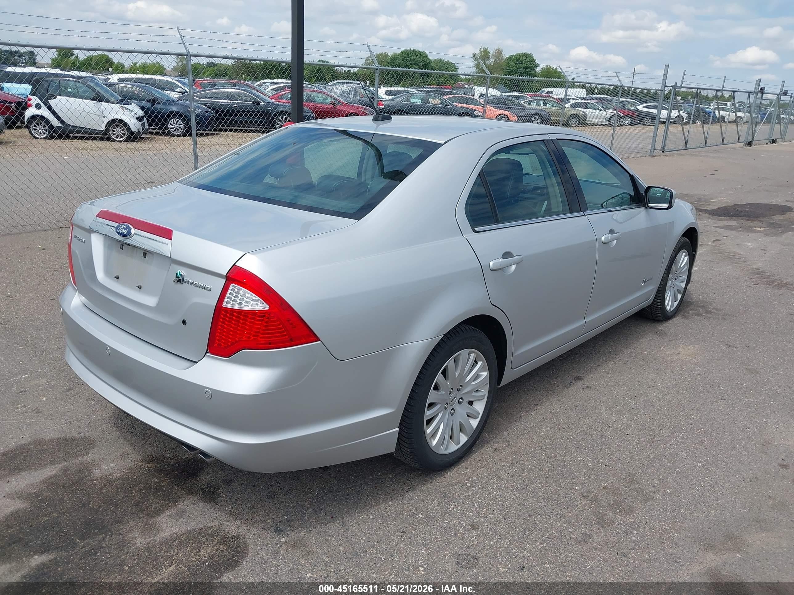 2010 Ford Fusion Hybrid   Silver vin: 3FADP0L32AR388634