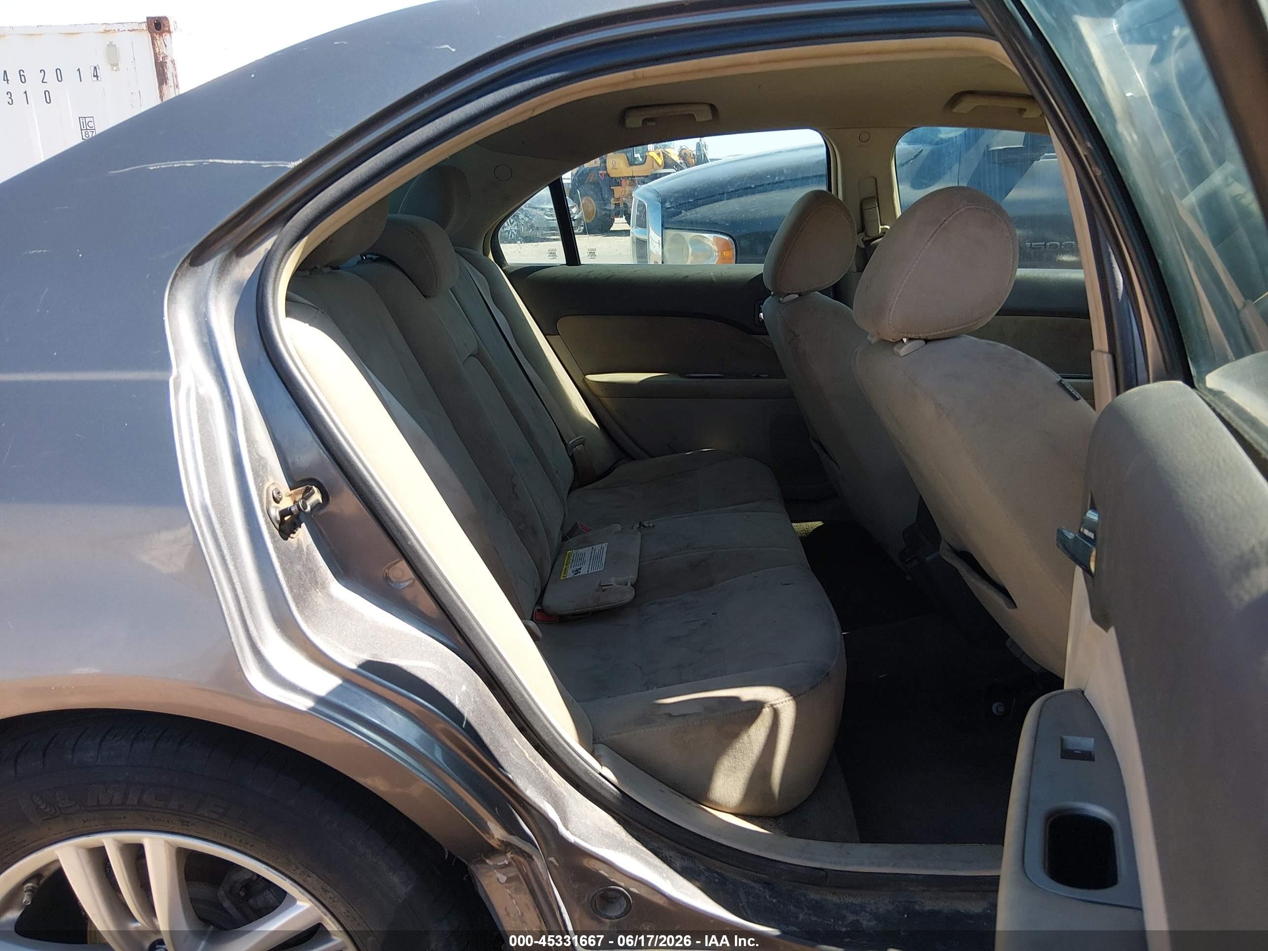 2011 Ford Fusion Hybrid   Gray vin: 3FADP0L33BR141592